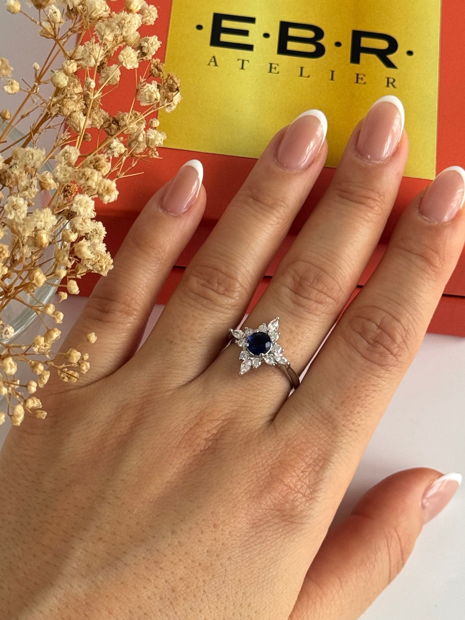 İTHAL MAVİ TAŞLI YILDIZ DETAYLI SİLVER AYARLANABİLİR YÜZÜK