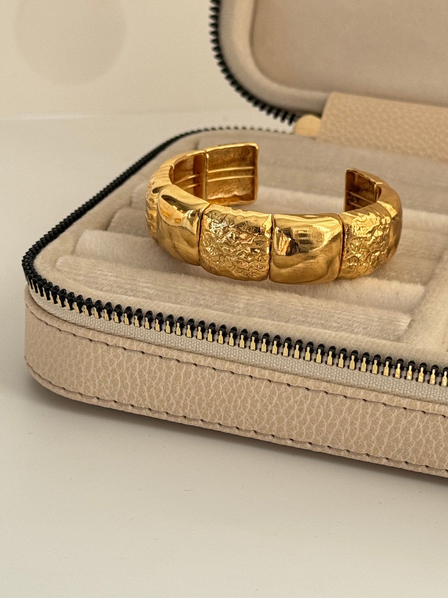 HELYA AYARLANABİLİR GOLD ALTIN KAPLAMA KELEPÇE BİLEKLİK