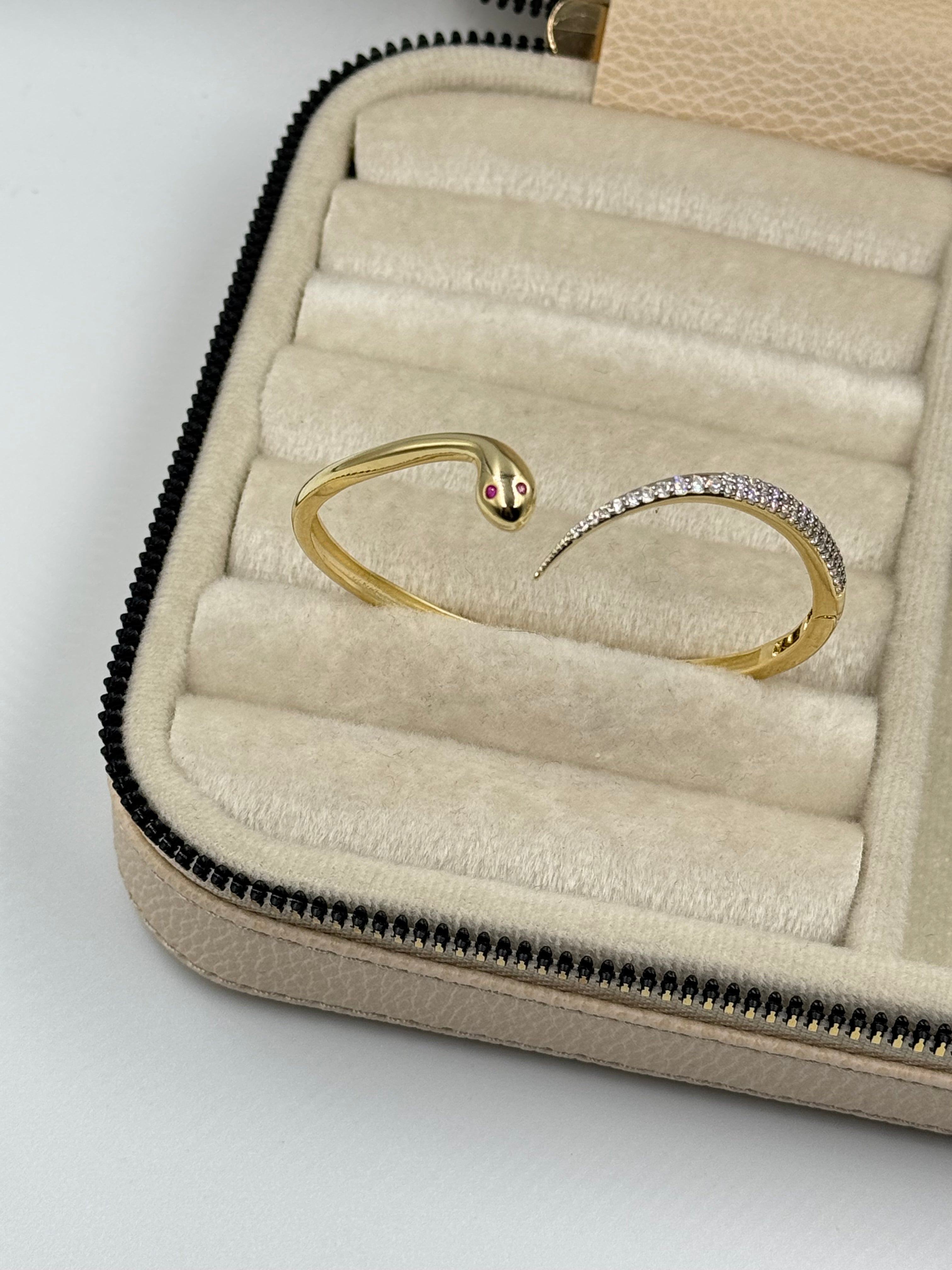 İRHAL ARI DETAYLI GOLD KELEPÇE BİLEZİK