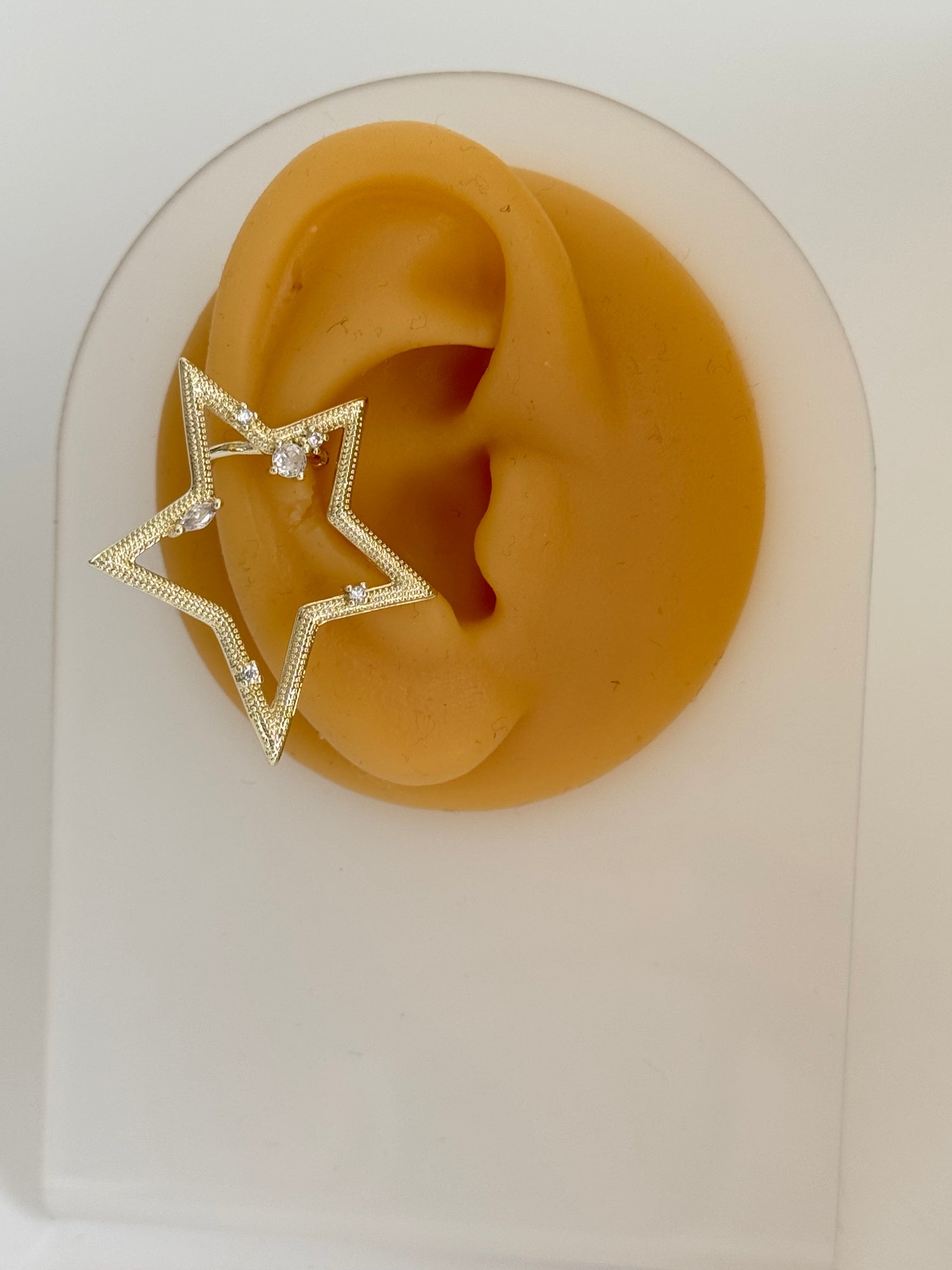 İTHAL YILDIZ DETAYLI KIKIRDAK KÜPE EARCUFF