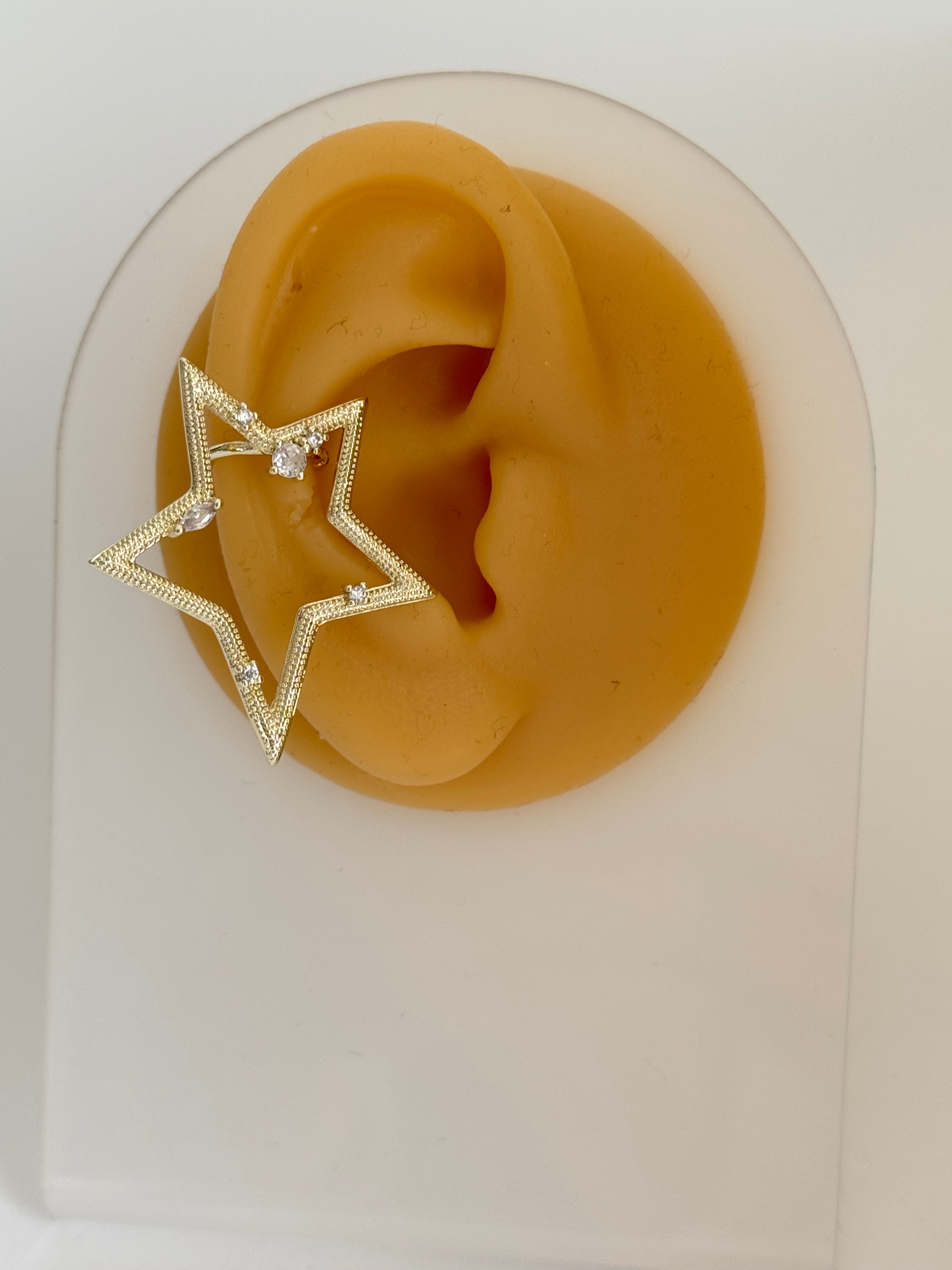 İTHAL YILDIZ DETAYLI KIKIRDAK KÜPE EARCUFF