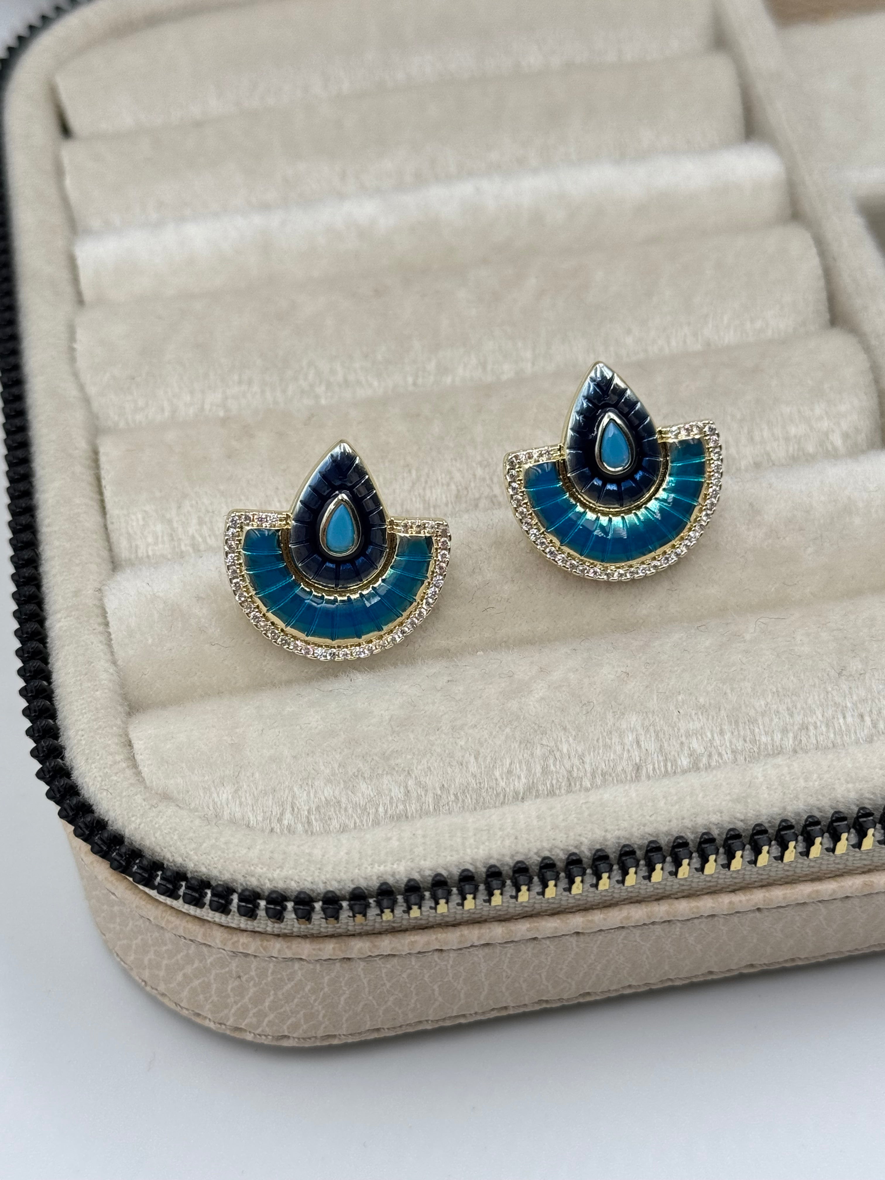 İTHAL MAVİ BONCUKLU KÜPE