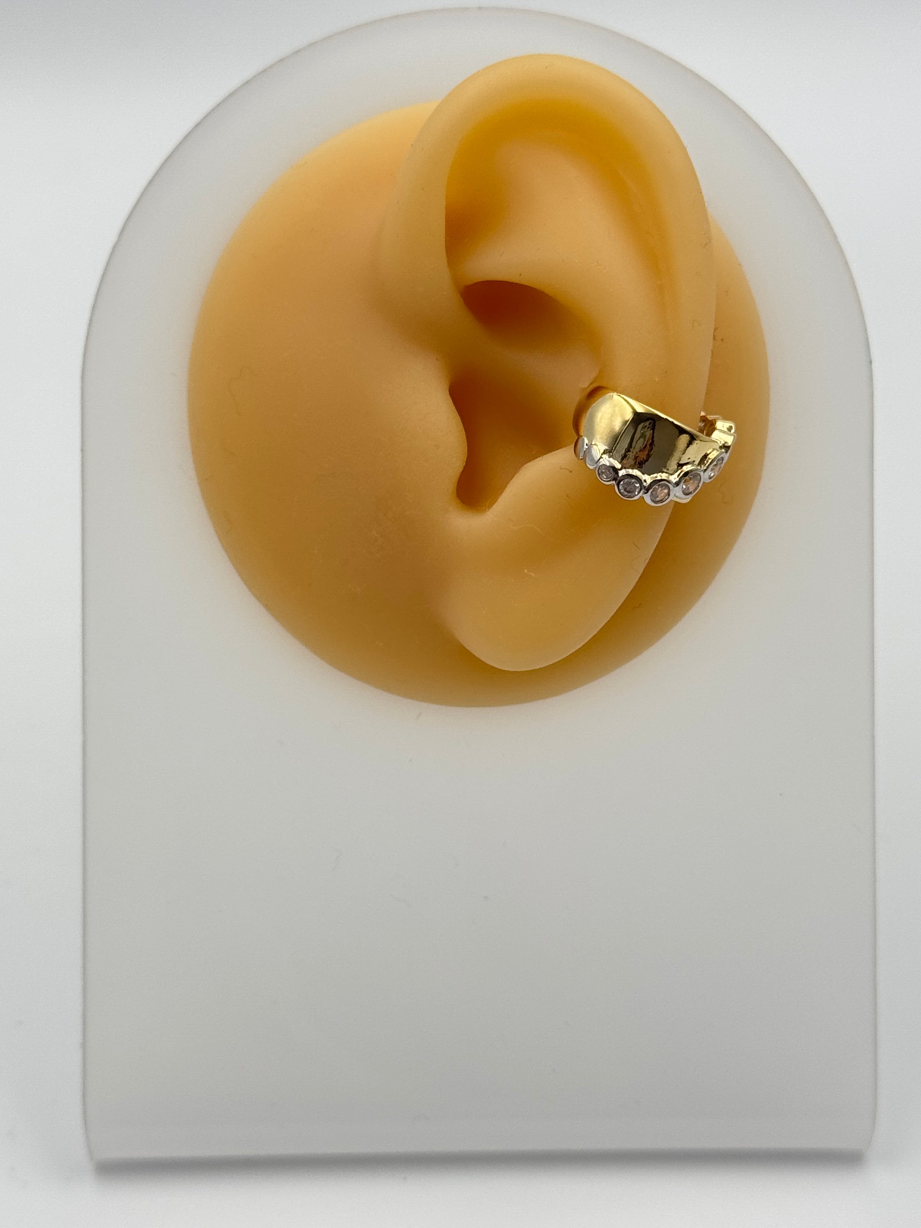 İTHAL TAŞ DETAYLI GOLD KIKIRDAK KÜPE EARCUFF