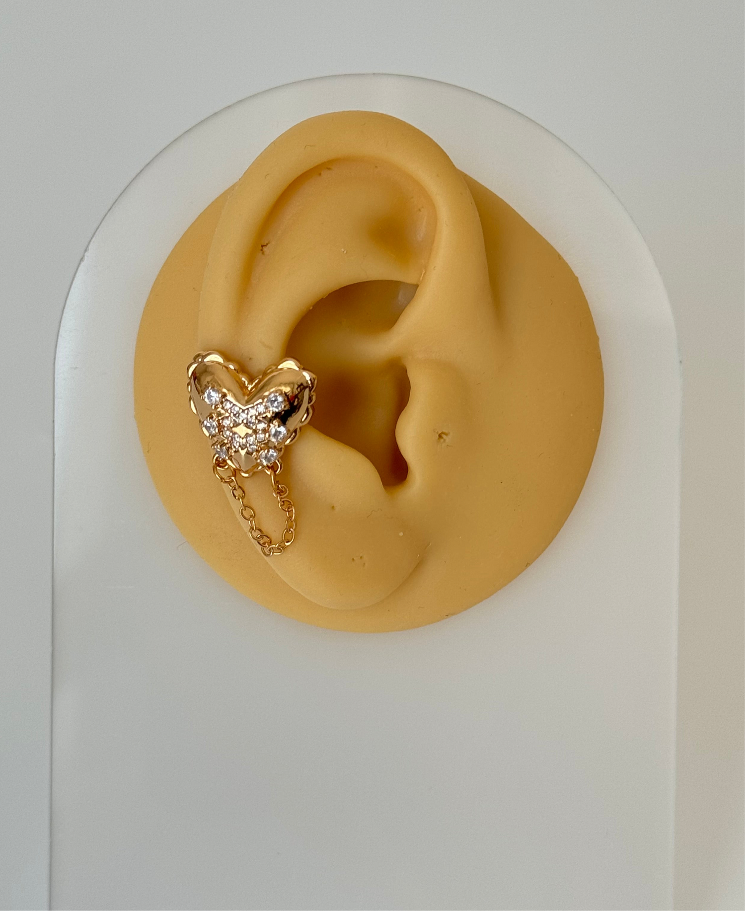 İTHAL KALPLİ GOLD SAĞ KULAK KIKIRDAK KÜPE EARCUFF