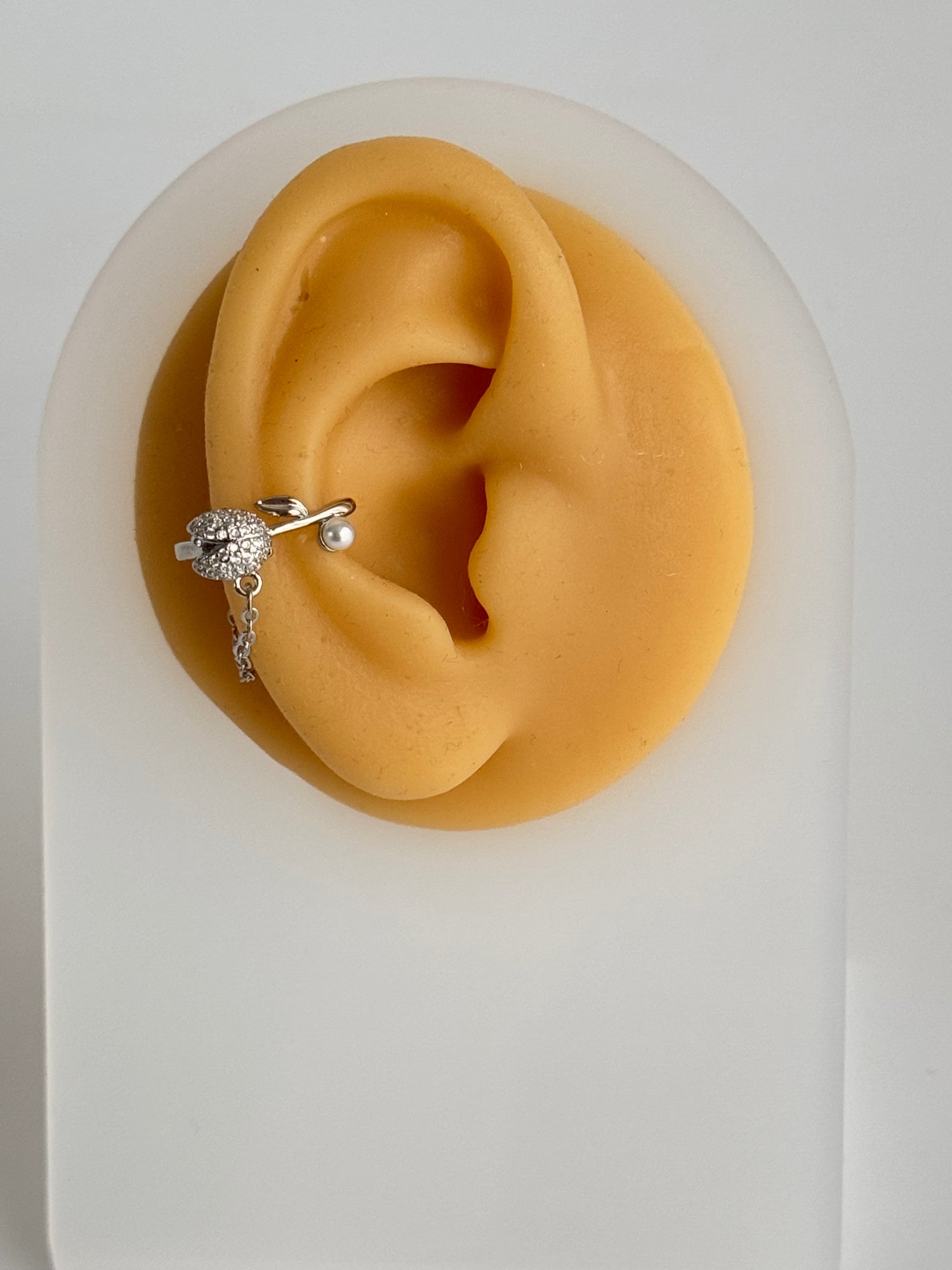 İTHAL LALE DETAYLI SAĞ KULAK SİLVER KIKIRDAK KÜPE EARCUFF