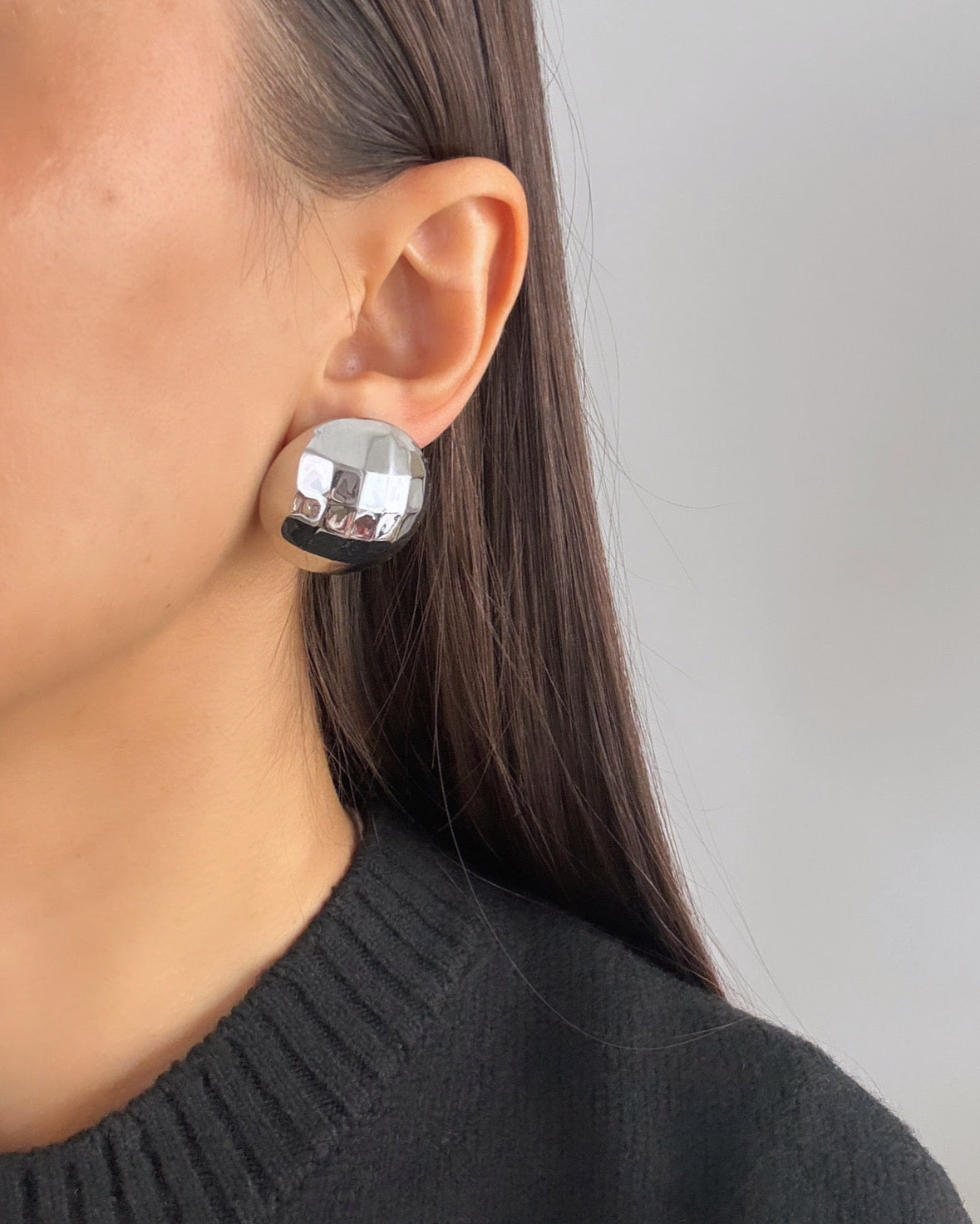 İTHAL BOMBELİ OVAL FORM SİLVER KÜPE