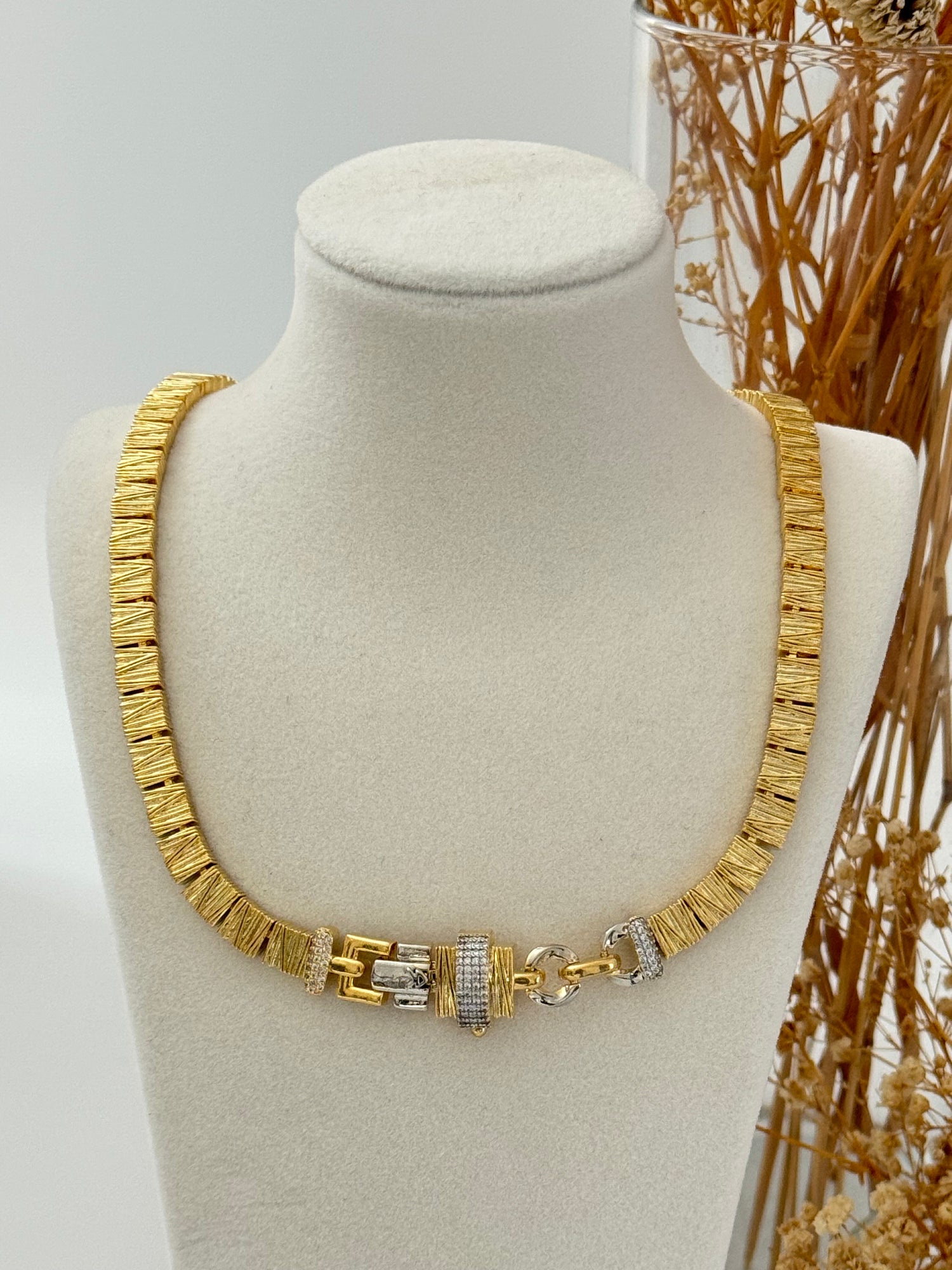 KİVA TAŞ DETAYLI GOLD KOLYE