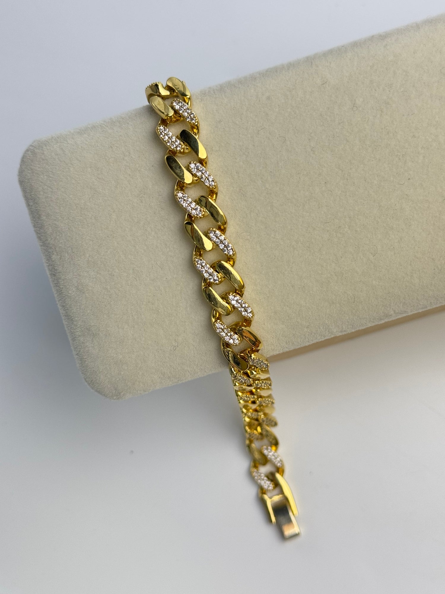 İTHAL ZİRKON TAŞLI GOLD ZİNCİR BİLEKLİK