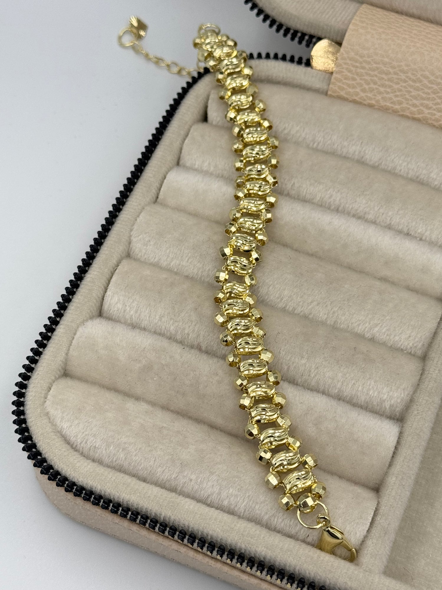 İTHAL DORİKA DETAYLI GOLD BİLEKLİK