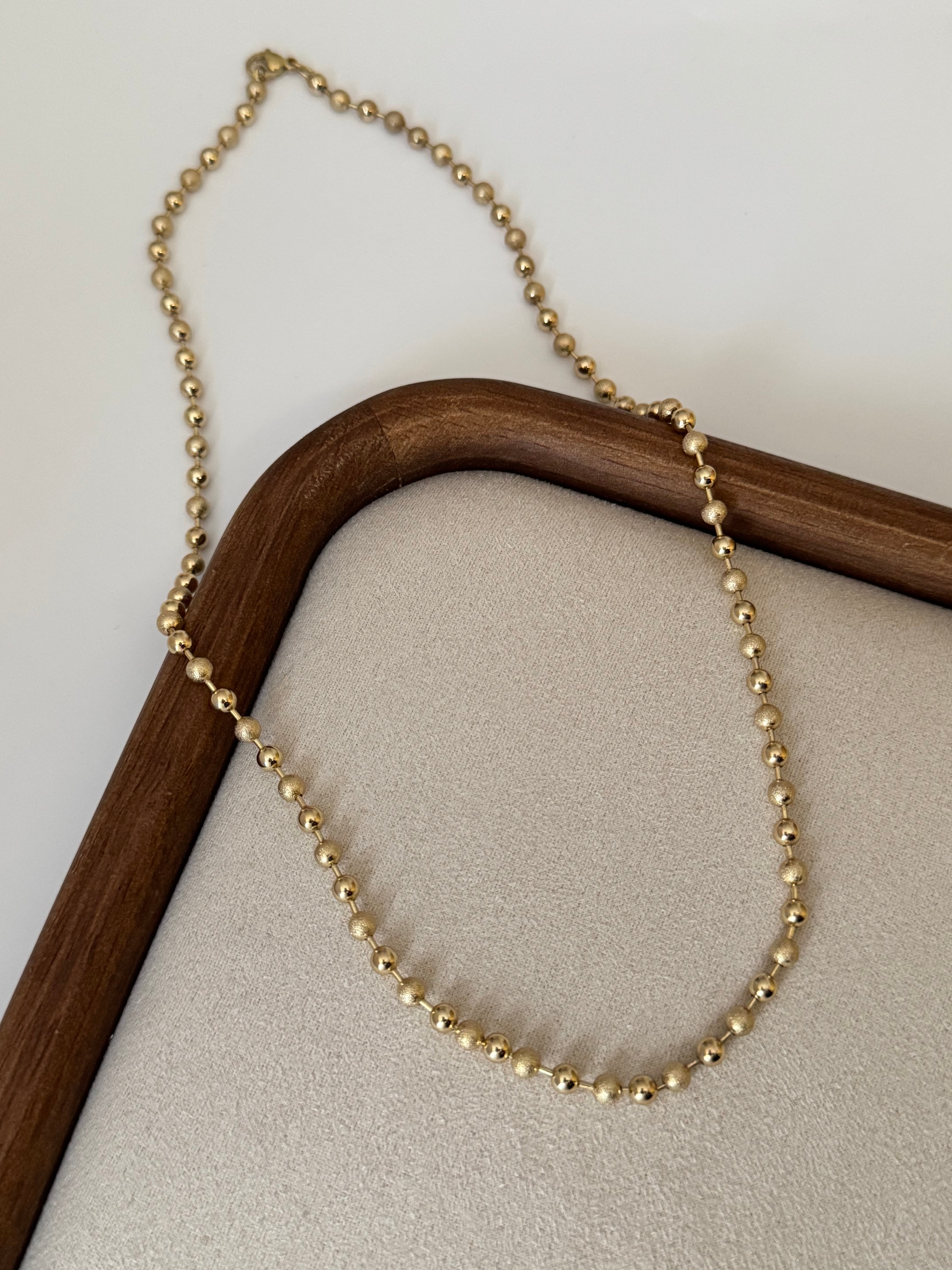 SAHAR DORİKA DETAYLI GOLD KOLYE