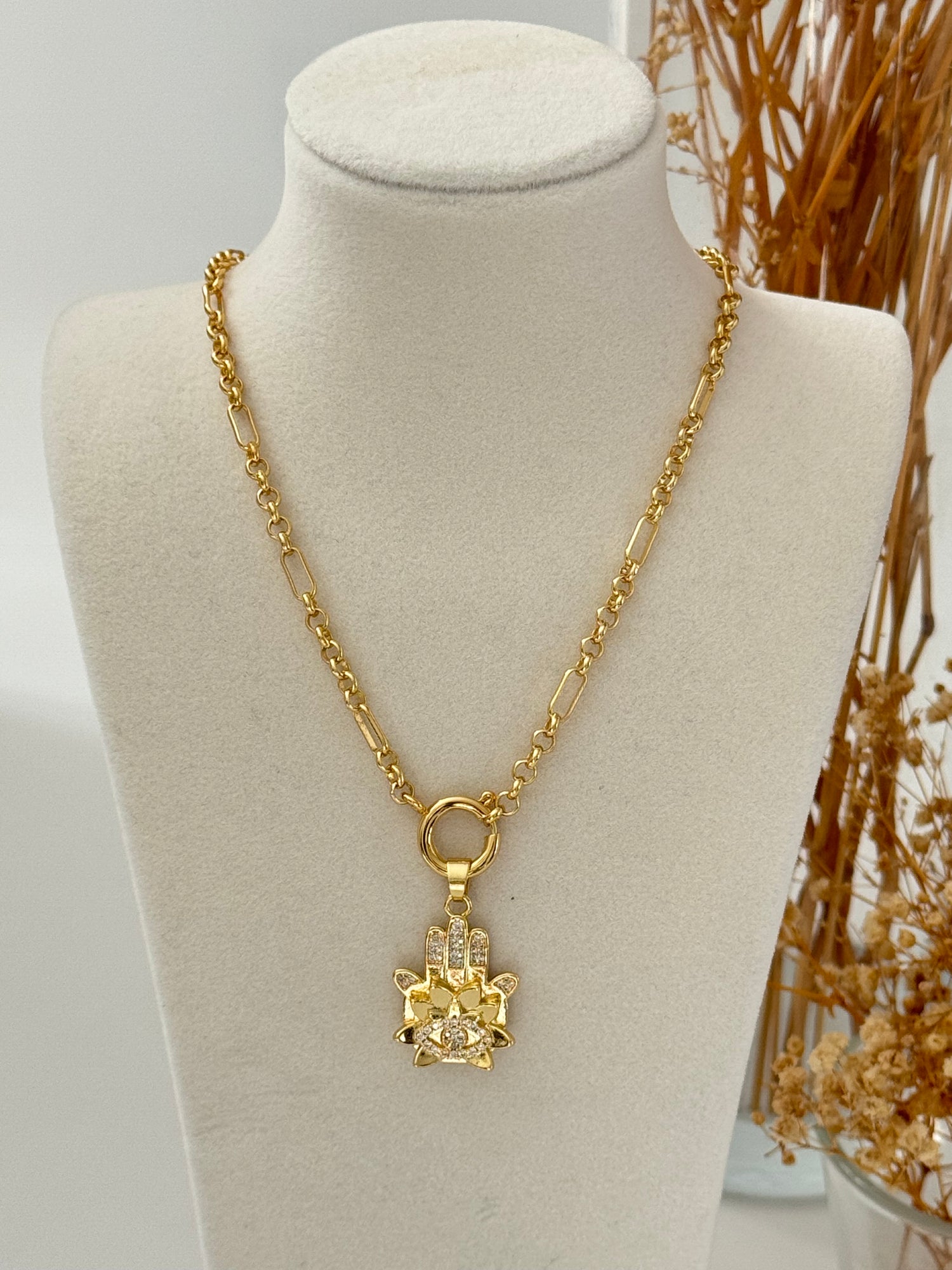 ARELA FATIMA ANA ELİ DETAYLI MİSTİK GOLD KOLYE