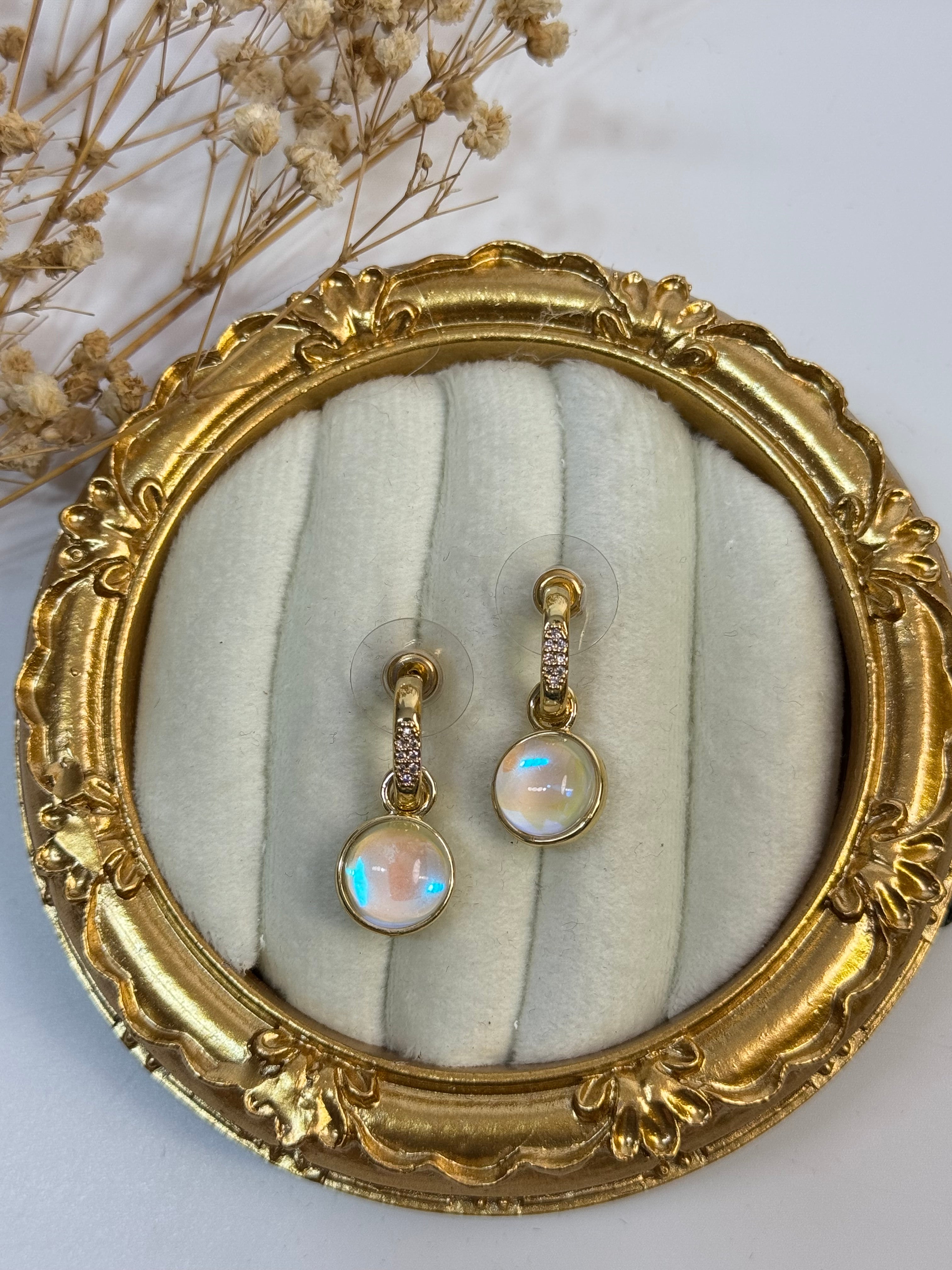 KEDİ GÖZLÜ İTHAL GOLD KÜPE