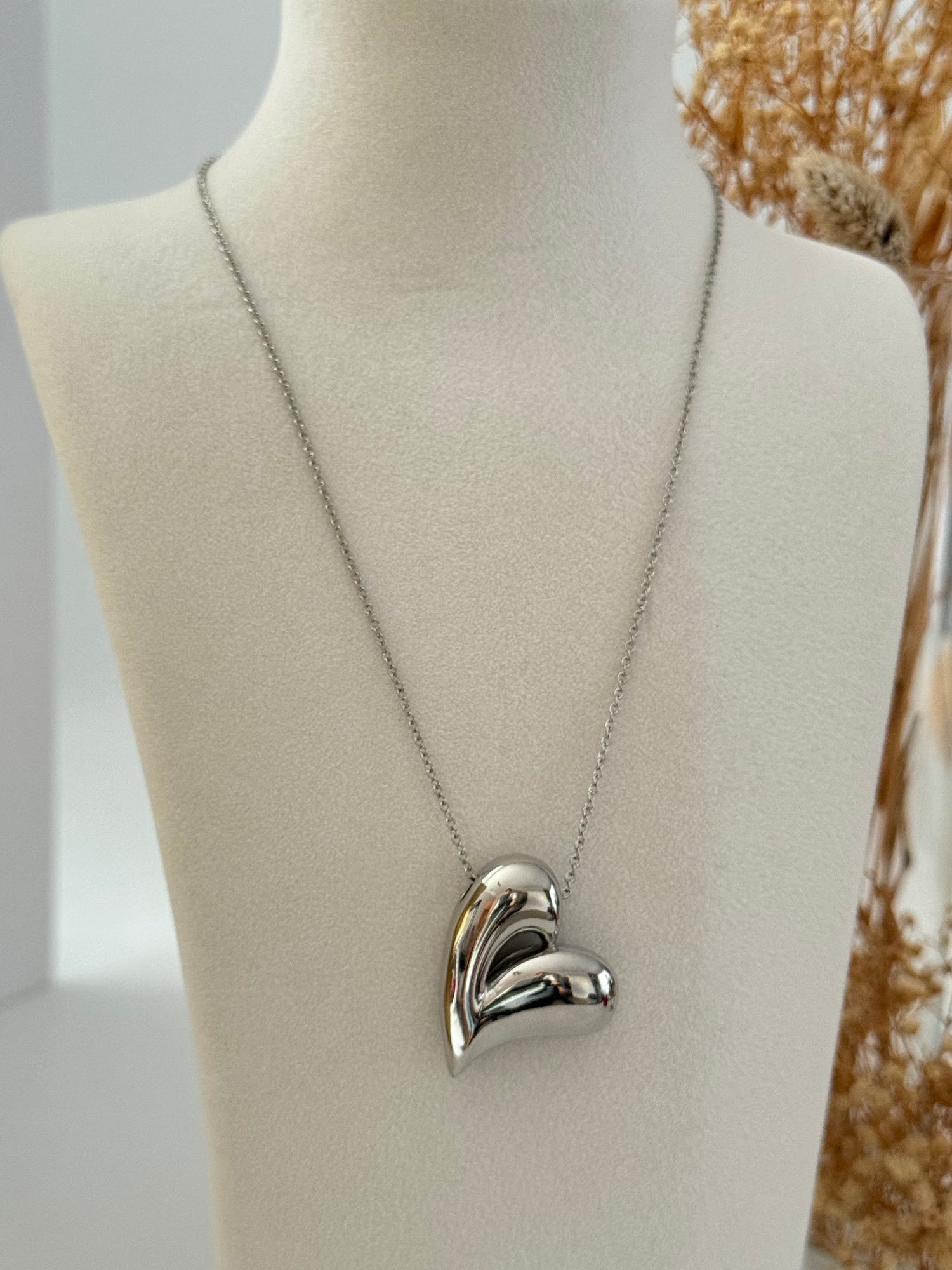 İTHAL KALP DETAYLI UZUN SİLVER KOLYE