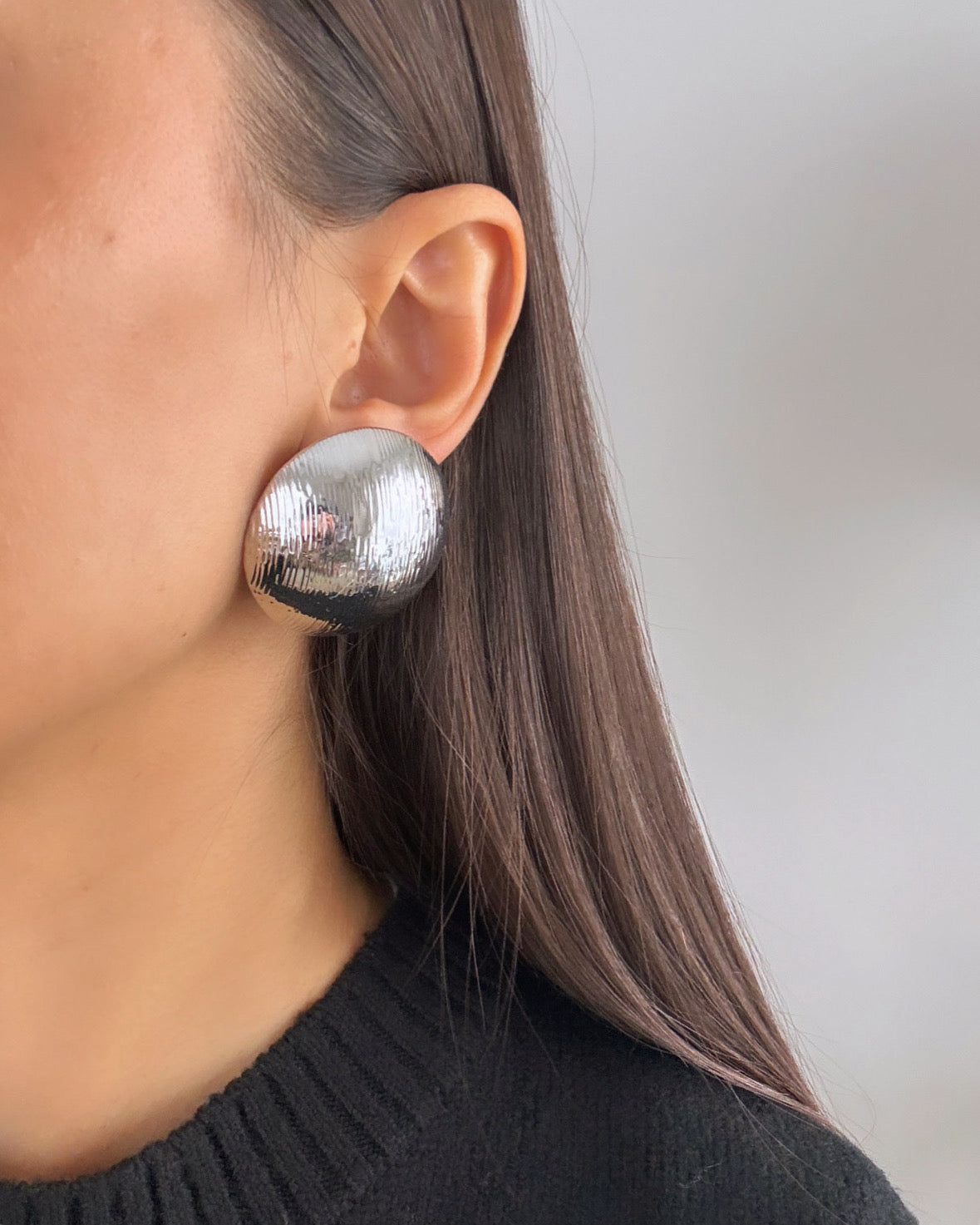 İTHAL BOMBELİ OVAL FORM SİLVER KÜPE