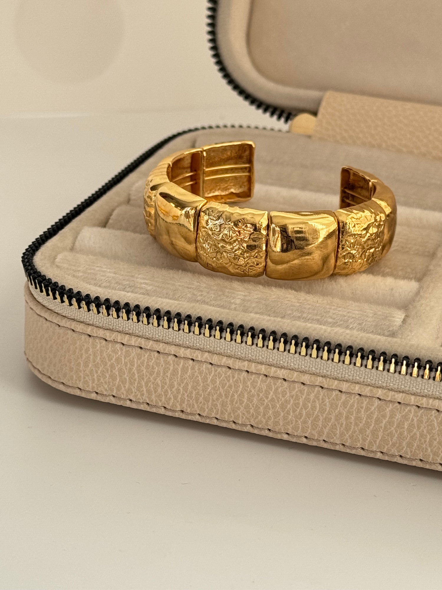 HELYA AYARLANABİLİR GOLD ALTIN KAPLAMA KELEPÇE BİLEKLİK