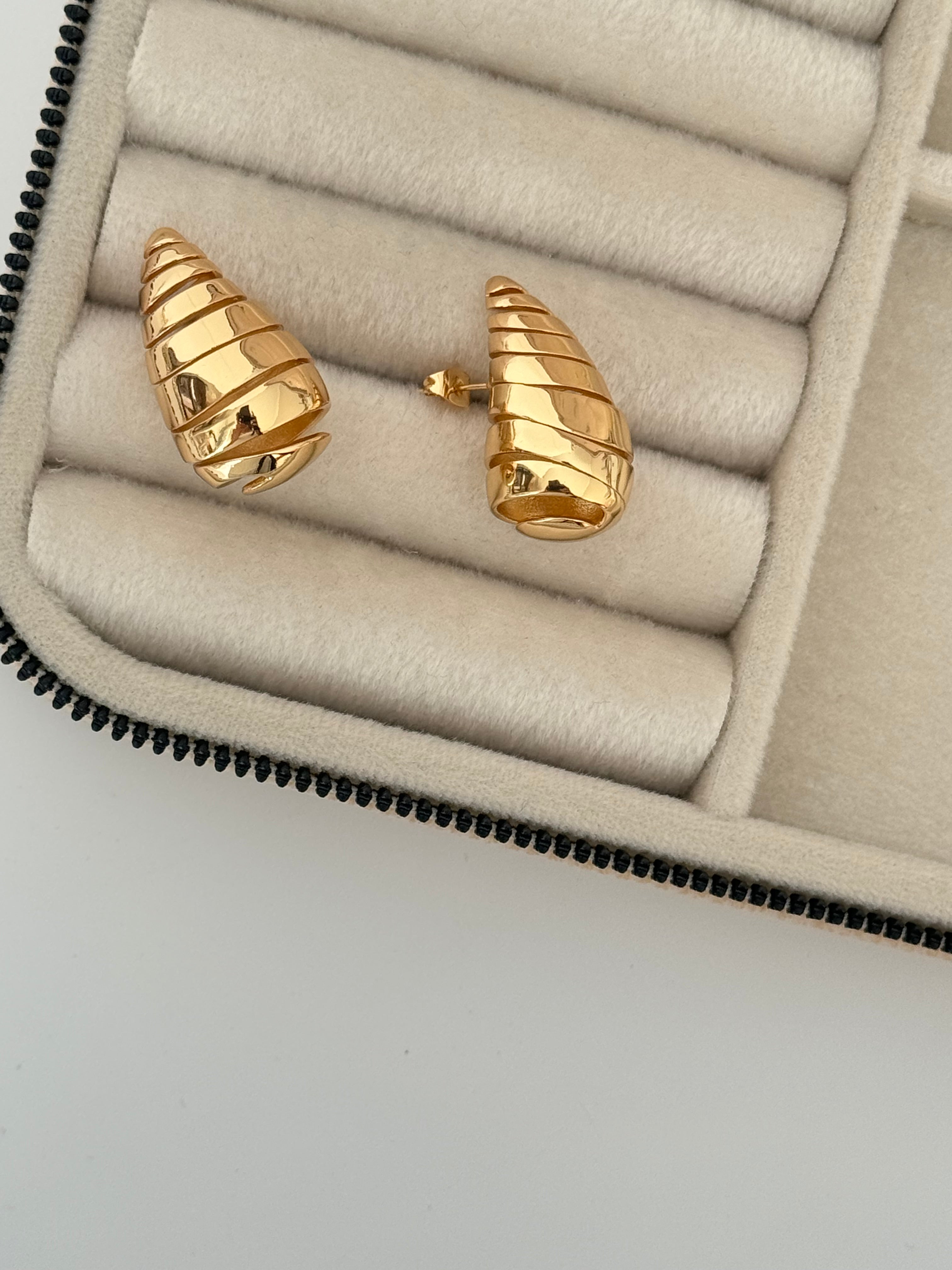 İTHAL MARKA MODEL GOLD DAMLA KÜPE