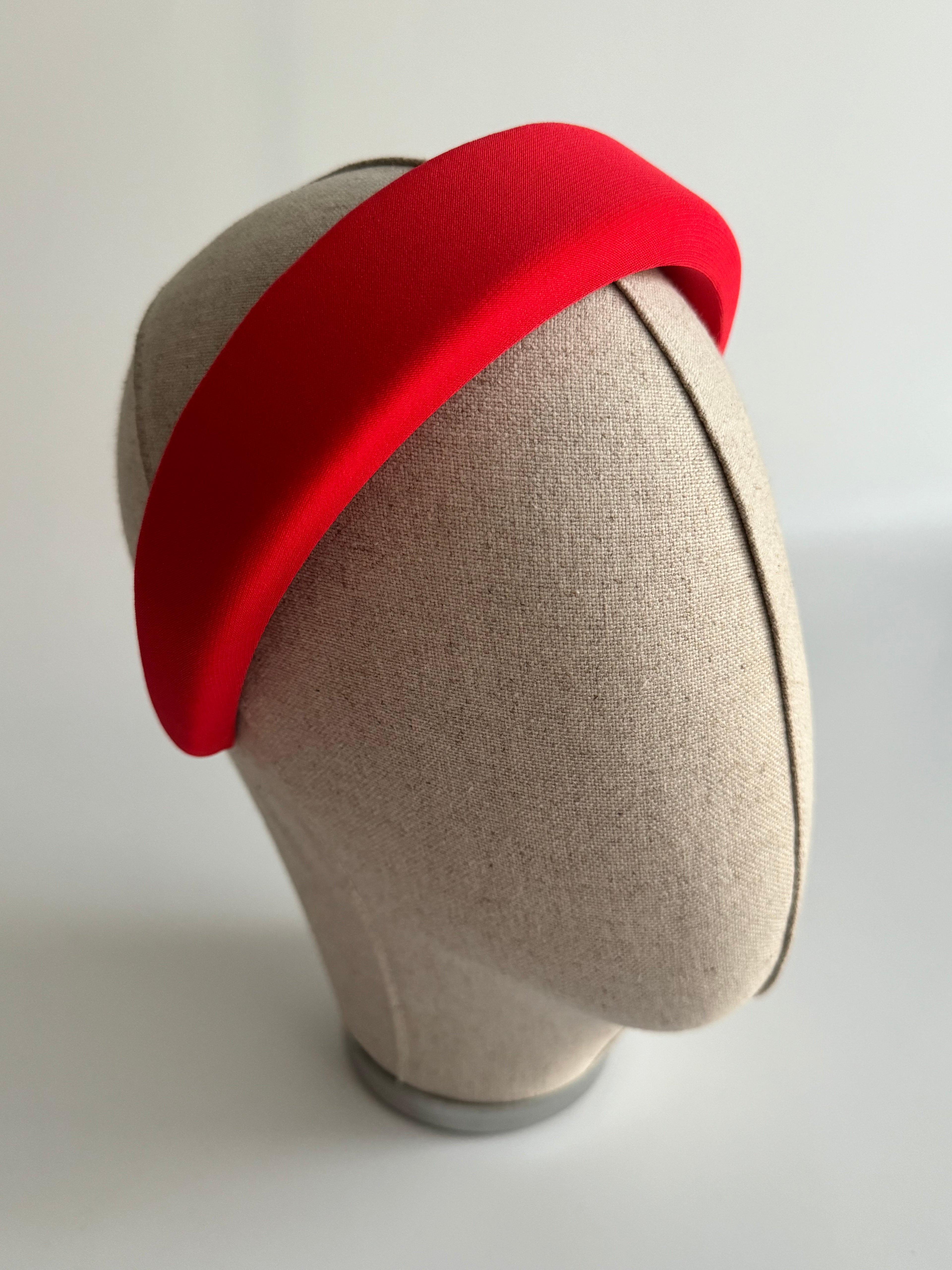 KIRMIZI KALIN MODEL TAÇ