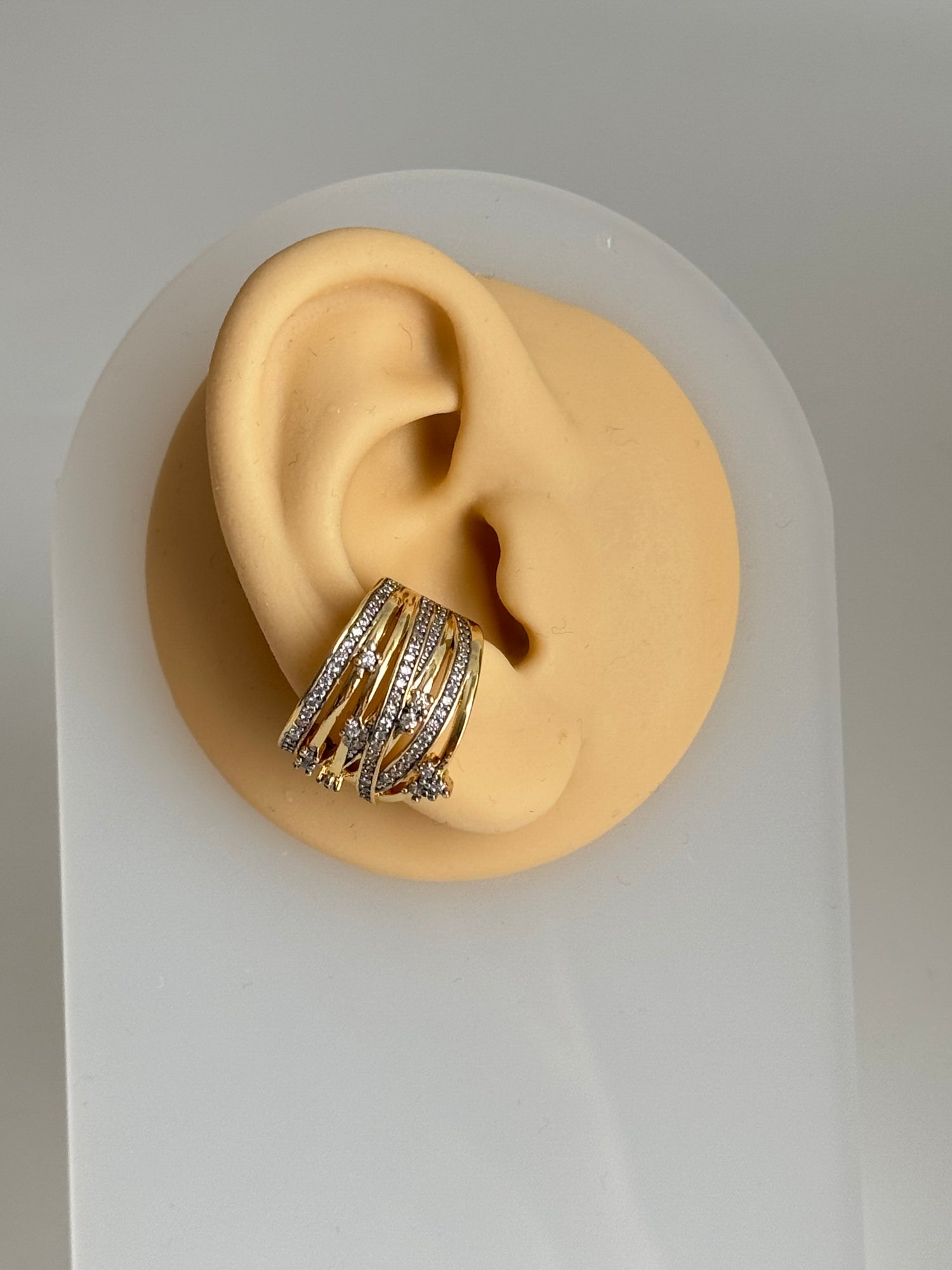 ZAYA TAŞ DETAYLI KIKIRDAK KÜPE EARCUFF