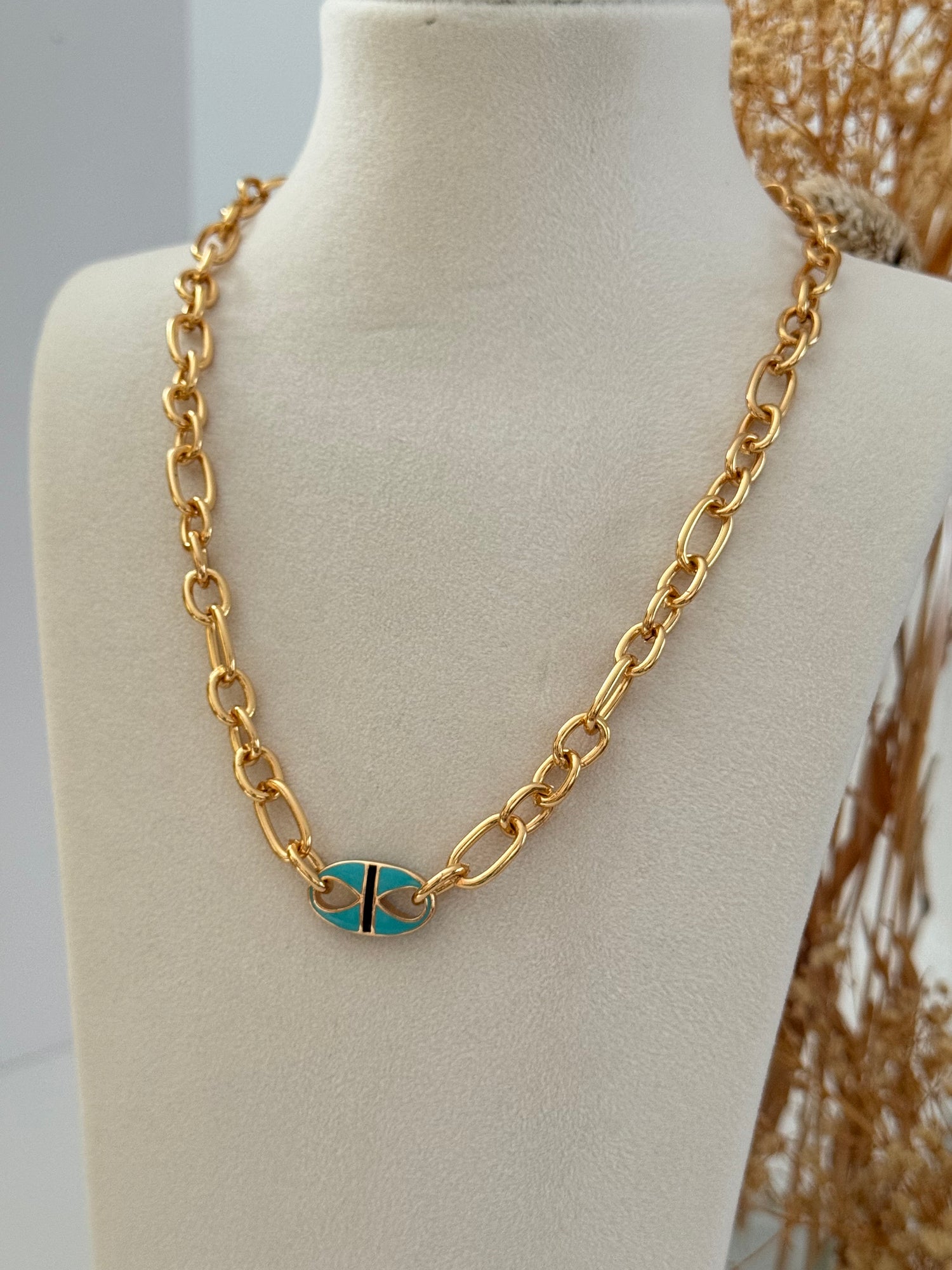 İTHAL MAVİ MİNE DÜĞMELİ GOLD KOLYE