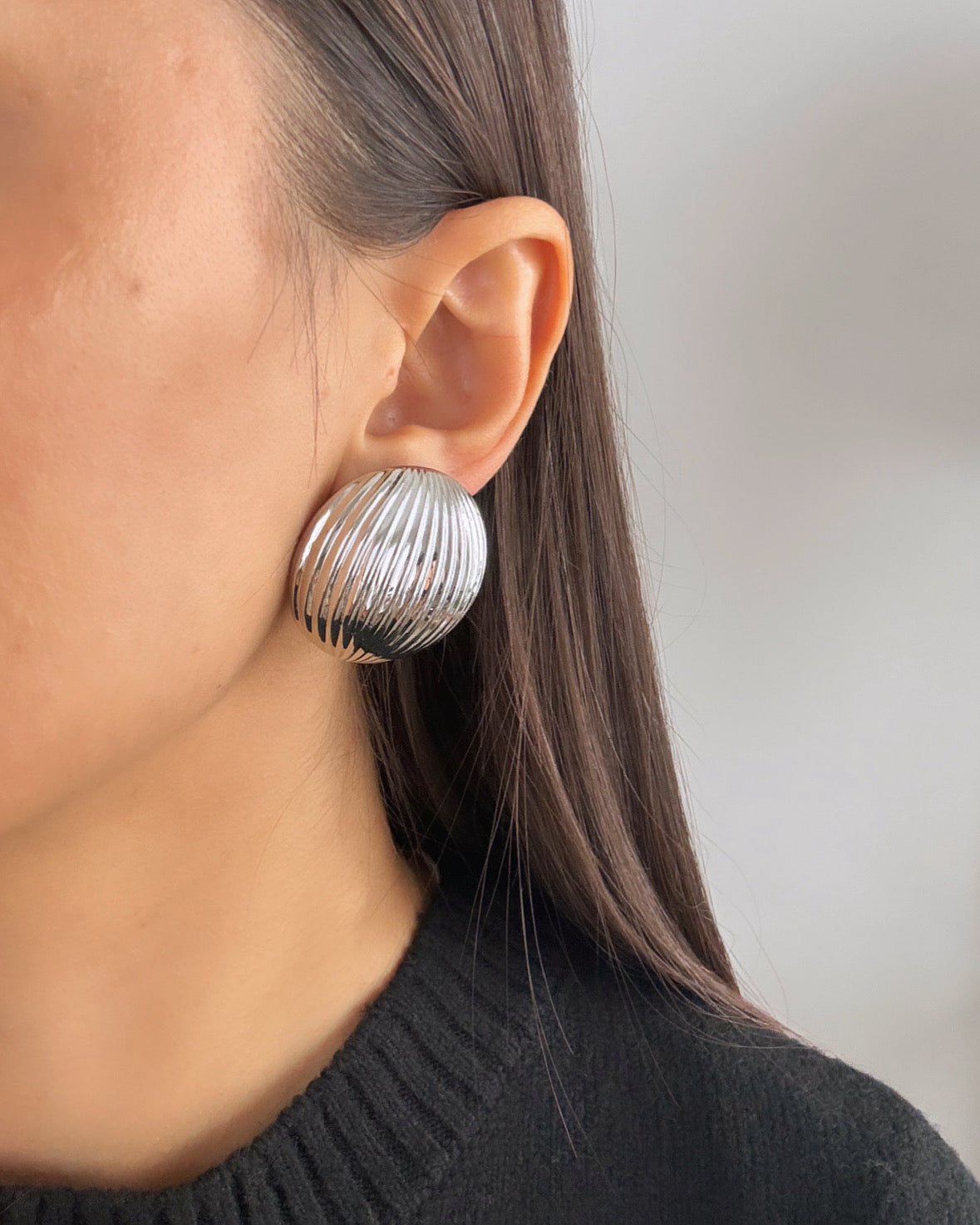 İTHAL BOMBELİ OVAL FORM SİLVER KÜPE