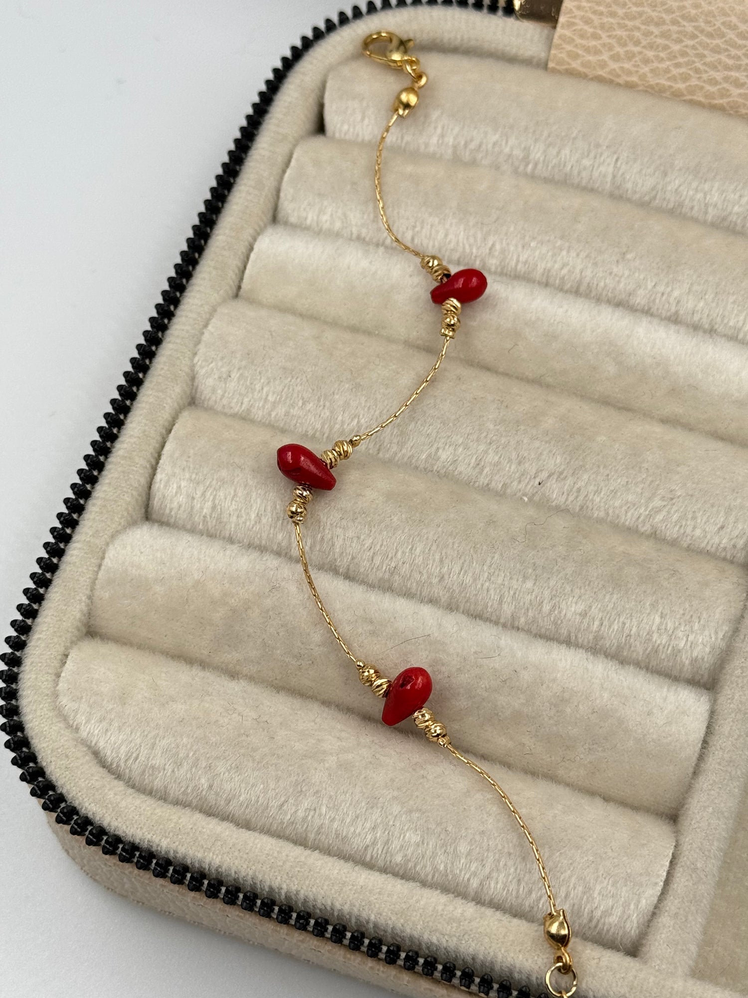 SİYARE MERCAN DOĞAL TAŞLI ALTIN KAPLAMA BİLEKLİK