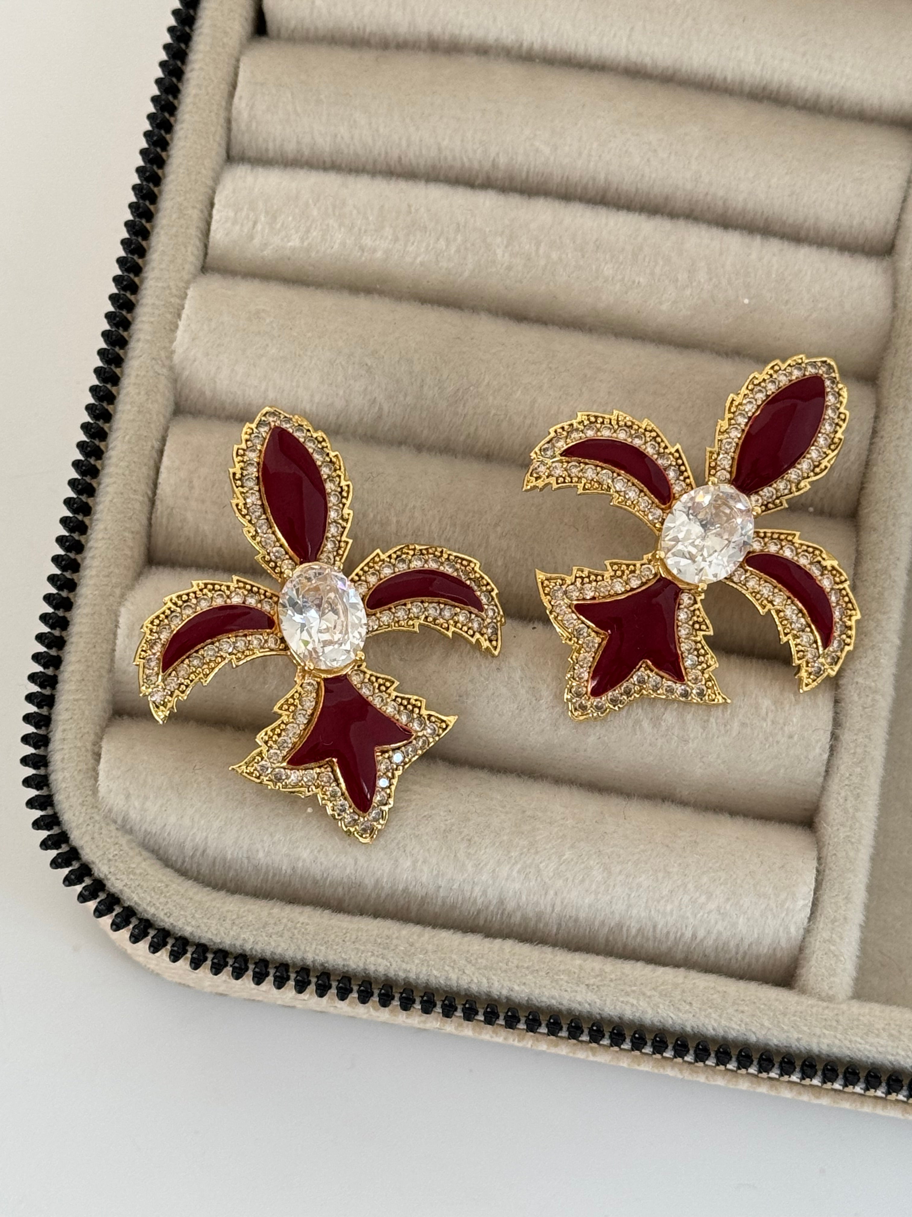 BORDO KRALİYET ÇİÇEĞİ ALTIN KAPLAMA KÜPE
