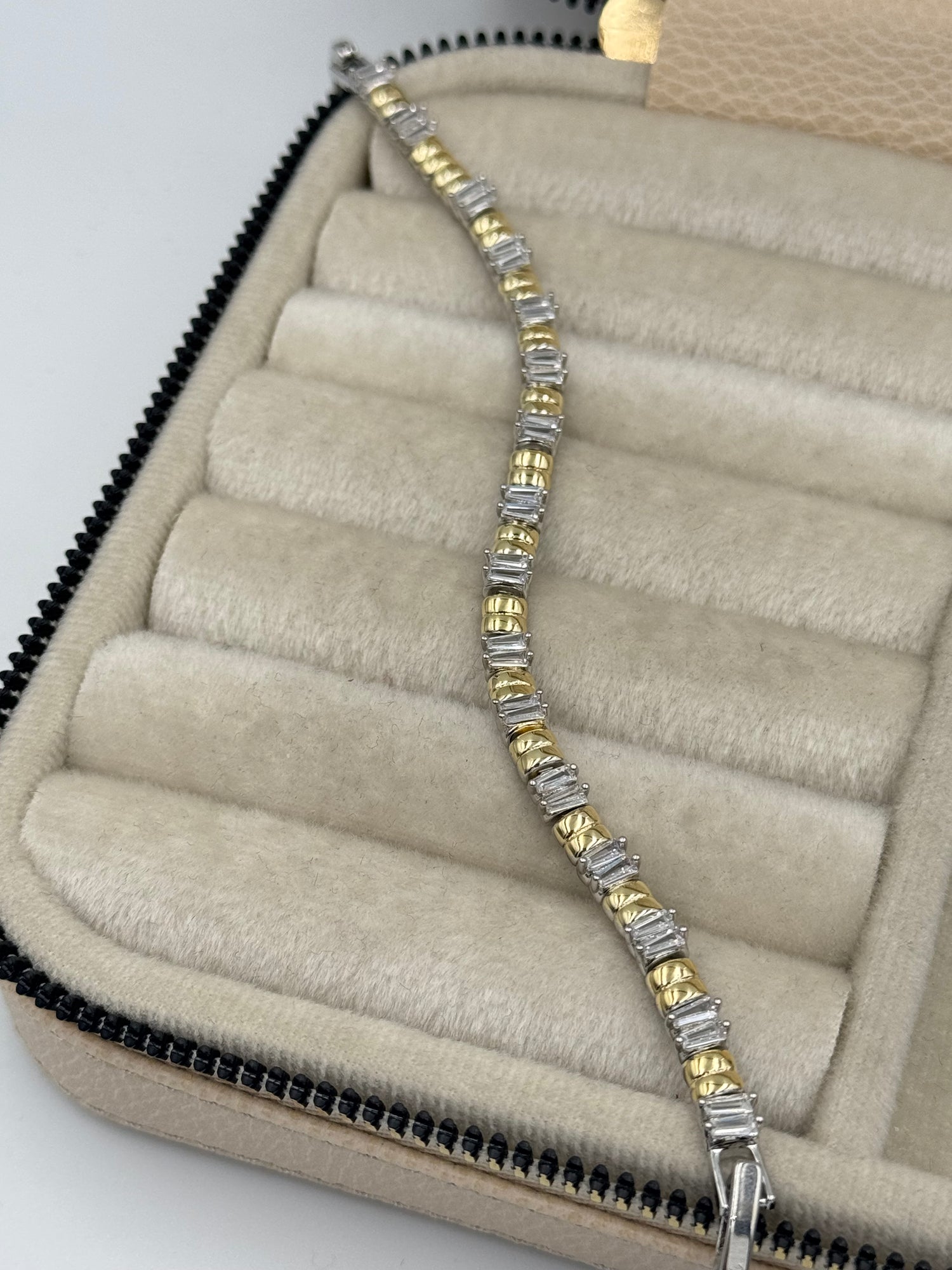 İTHAL TAŞ DETAYLI ÇİFT RENK BİLEKLİK