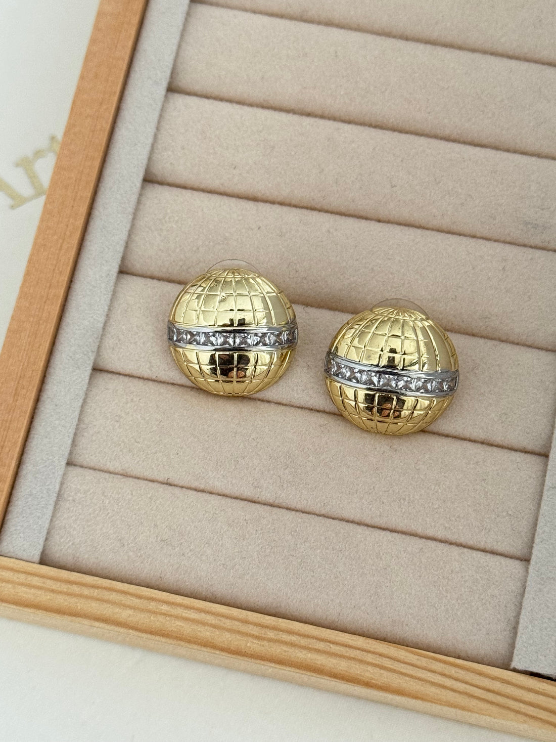 ELYRA TOP DETAYLI GOLD KÜPE