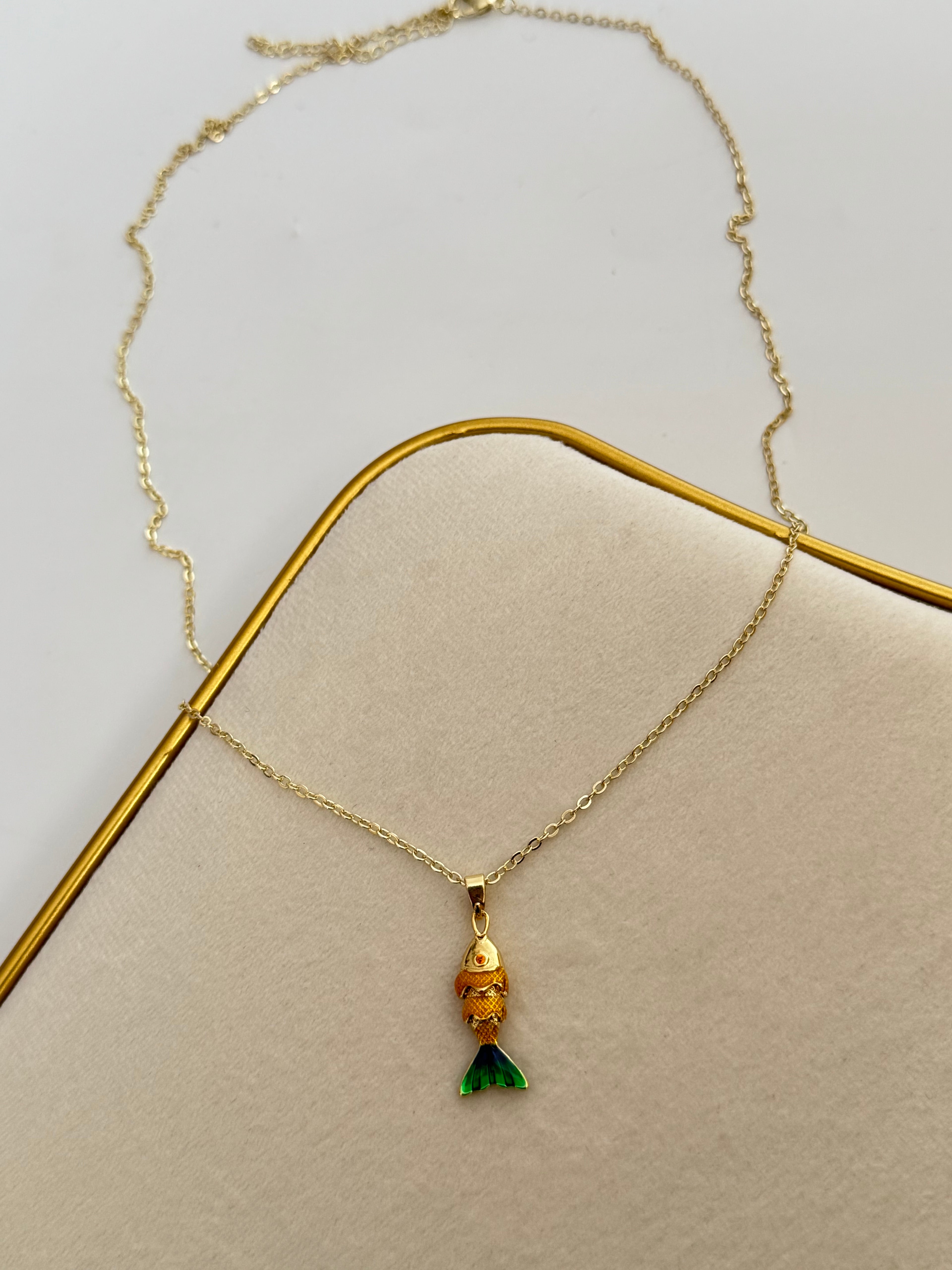 İTHAL BALIK DETAYLI GOLD KOLYE