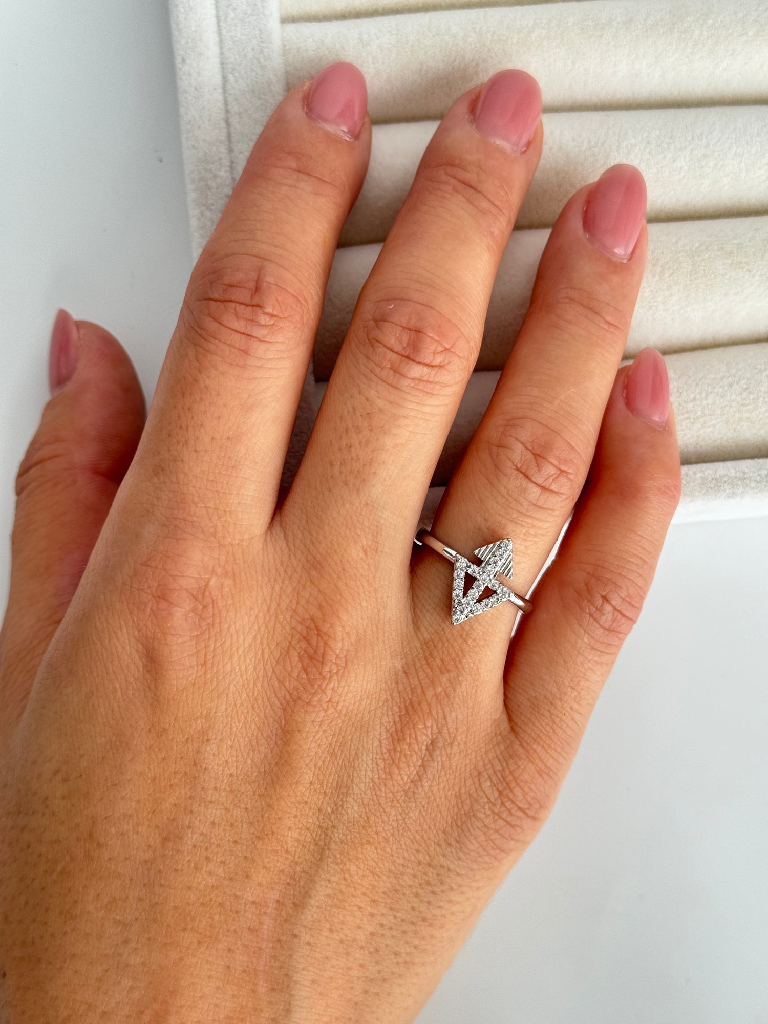 İTHAL ÜÇGEN DETAYLI AYARLANABİLİR SİLVER YÜZÜK