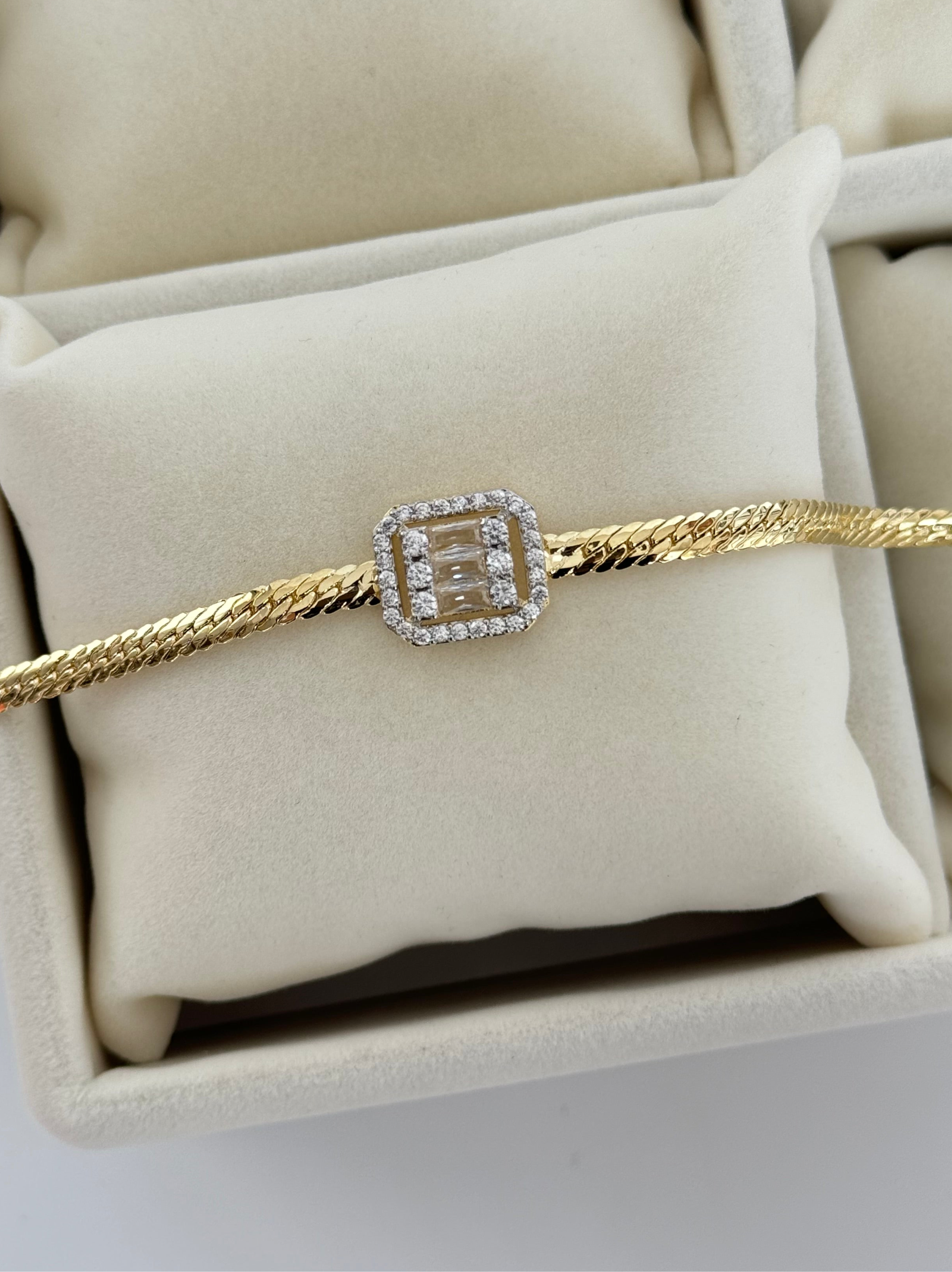 ZEMA BAGET TAŞLI DETAYLI BİLEKLİK