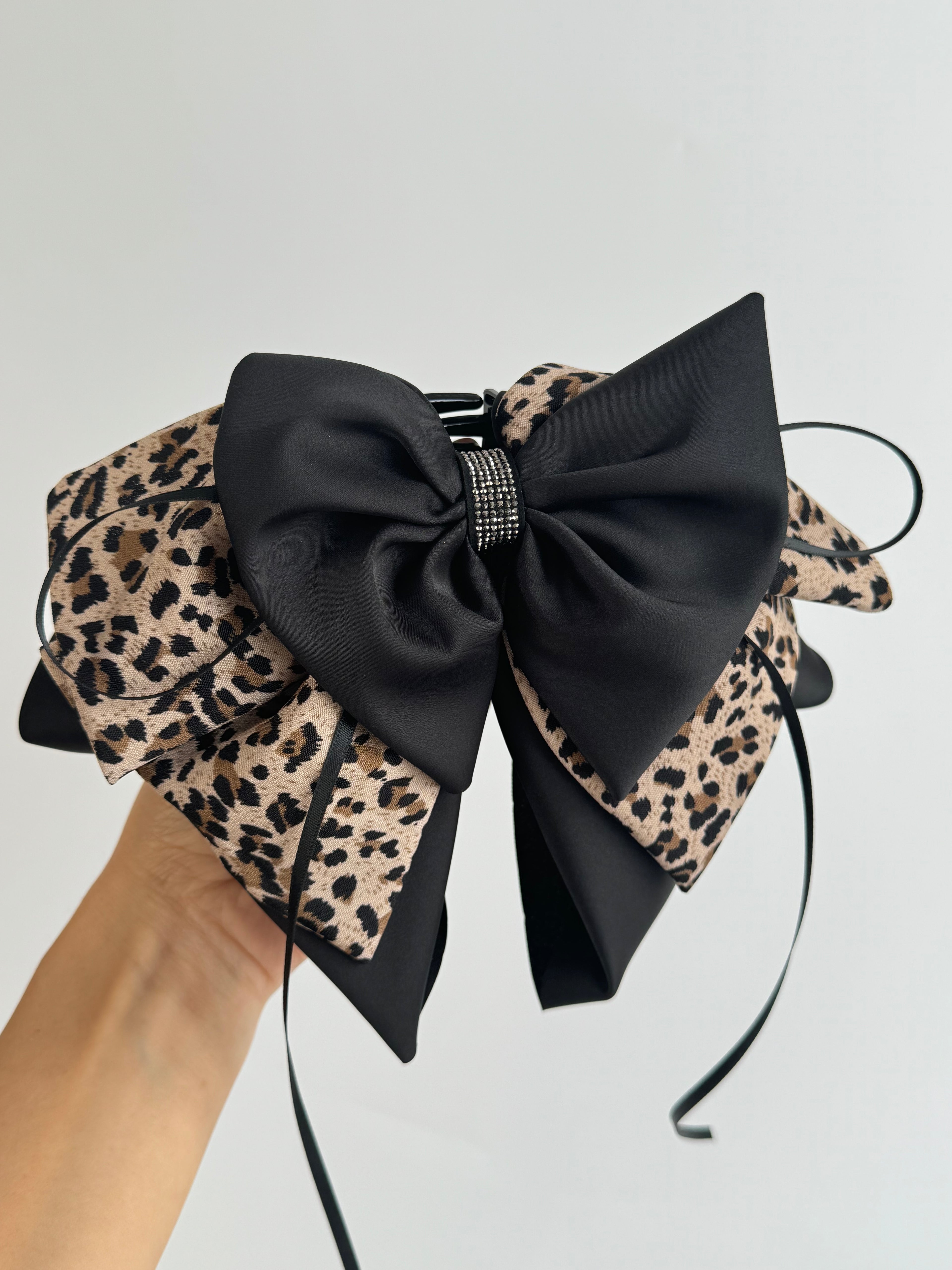 İTHAL FİYONKLU LEOPAR DETAYLI  MANDAL TOKA