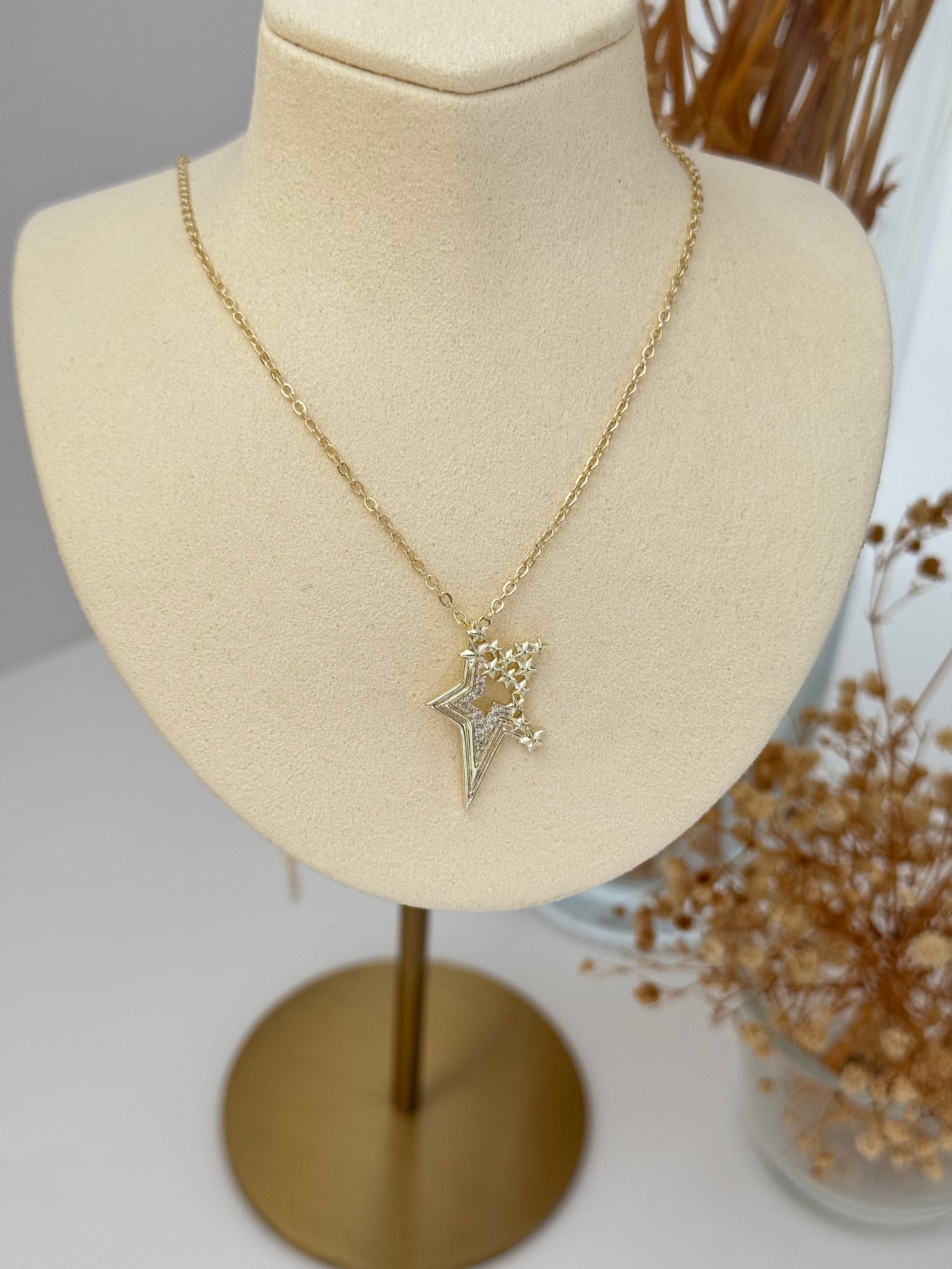 İTHAL YILDIZ DETAYLI GOLD KOLYE