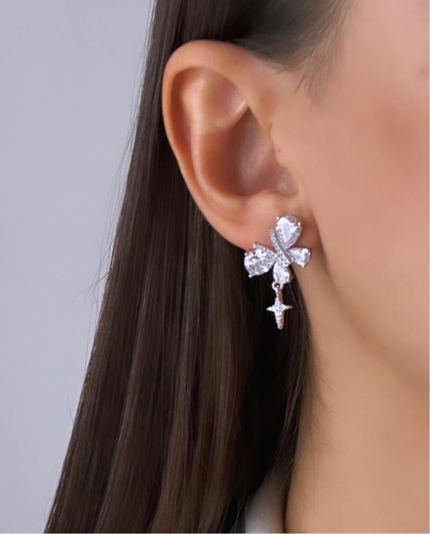 BEYAZ TAŞLI SİLVER KELEBEK KÜPE