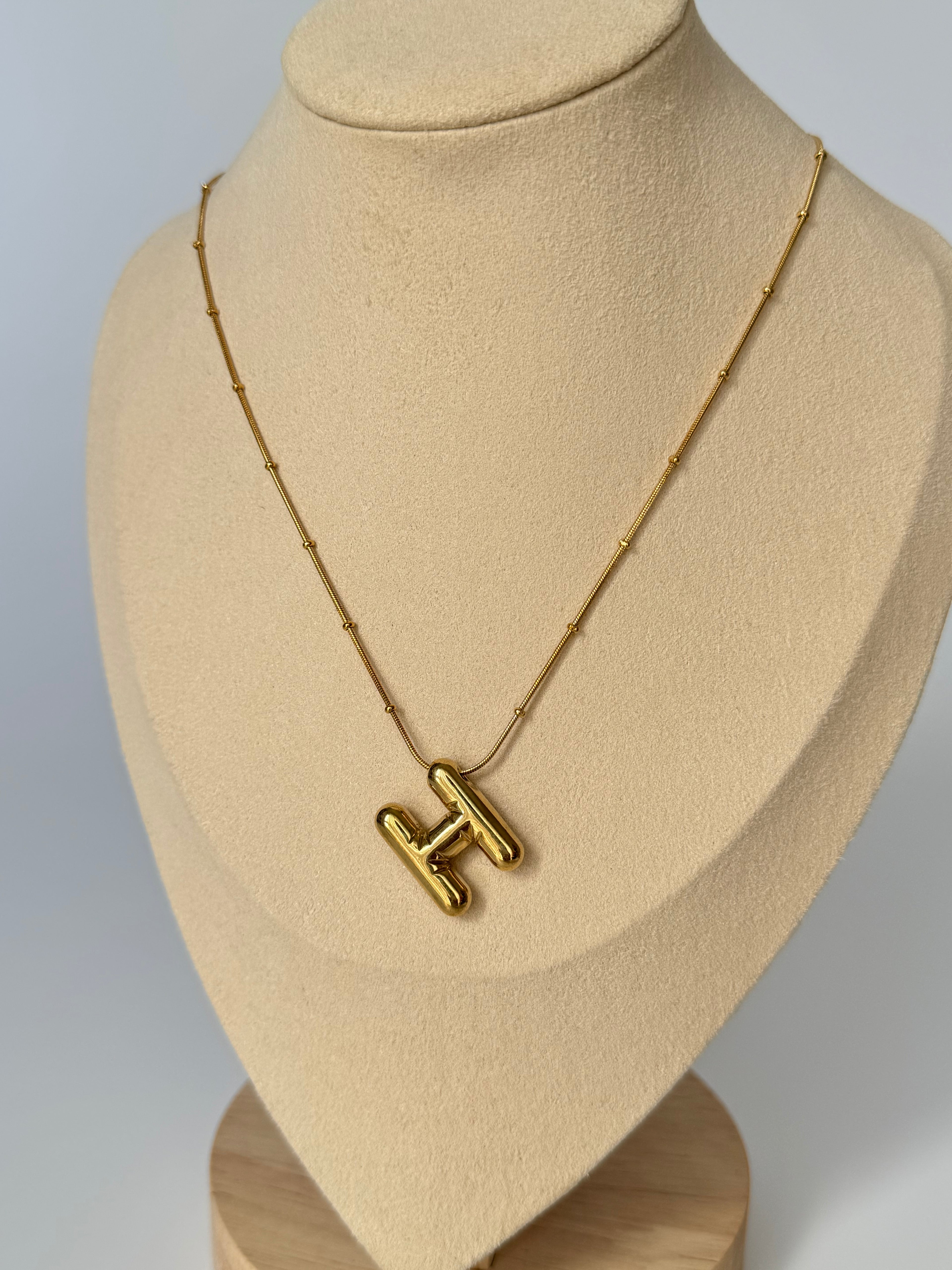 İthal Balon H Harf Gold Kolye