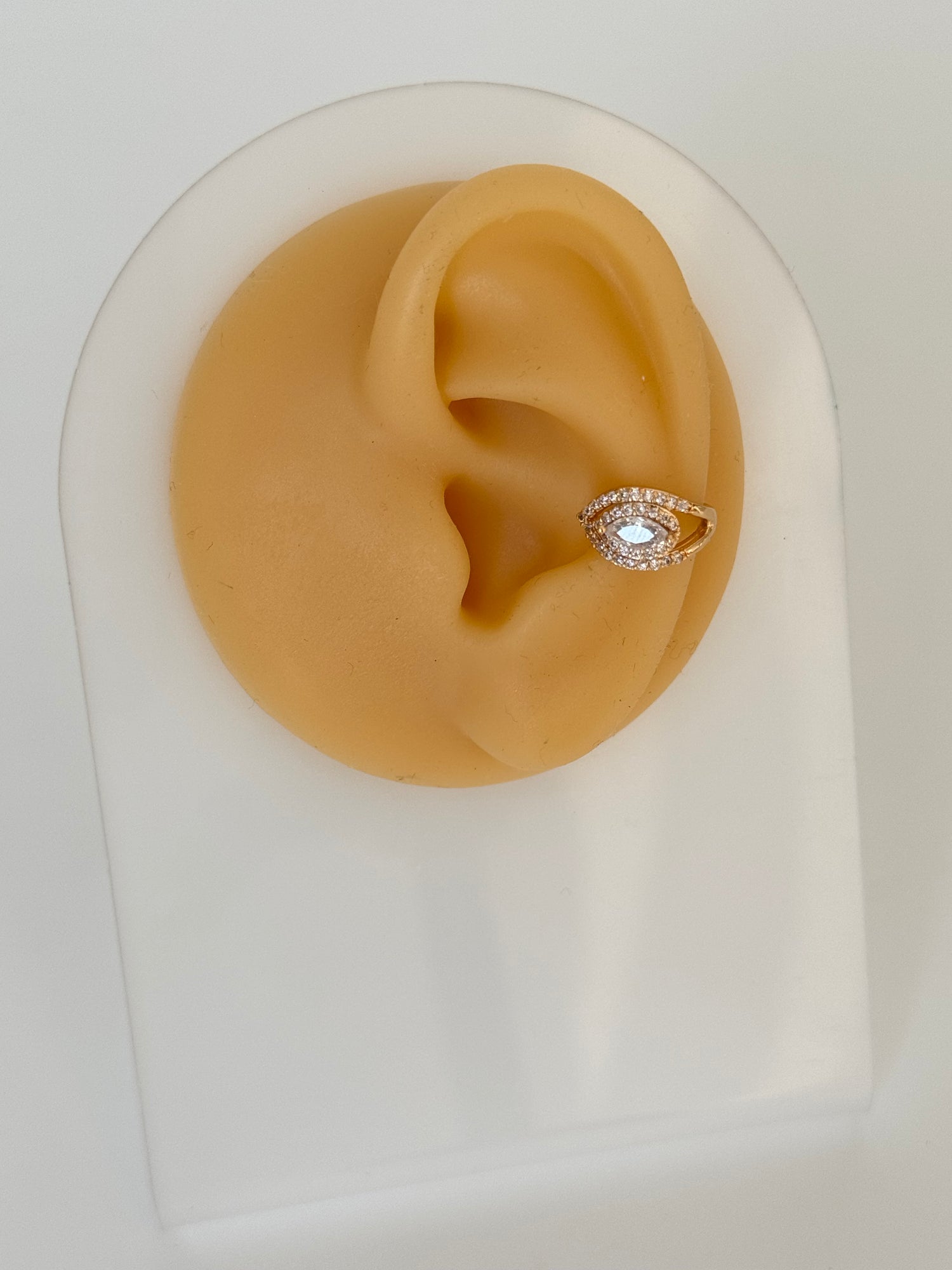 İTHAL TAŞ DETAYLI GOLD KIKIRDAK KÜPE EARCUFF