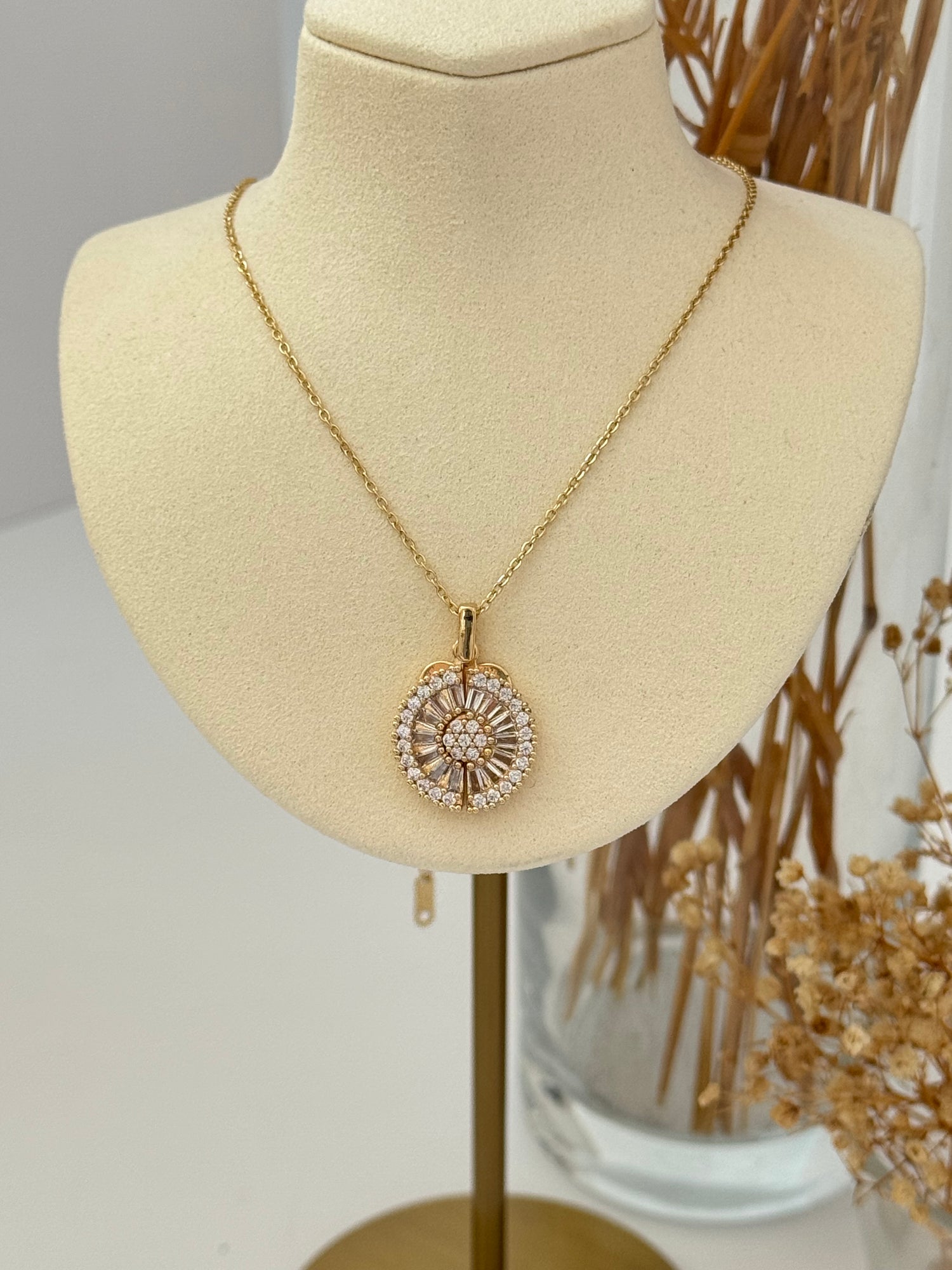 TAŞLI AÇILABİLİR KALP DETAYLI GOLD ÇELİK KOLYE