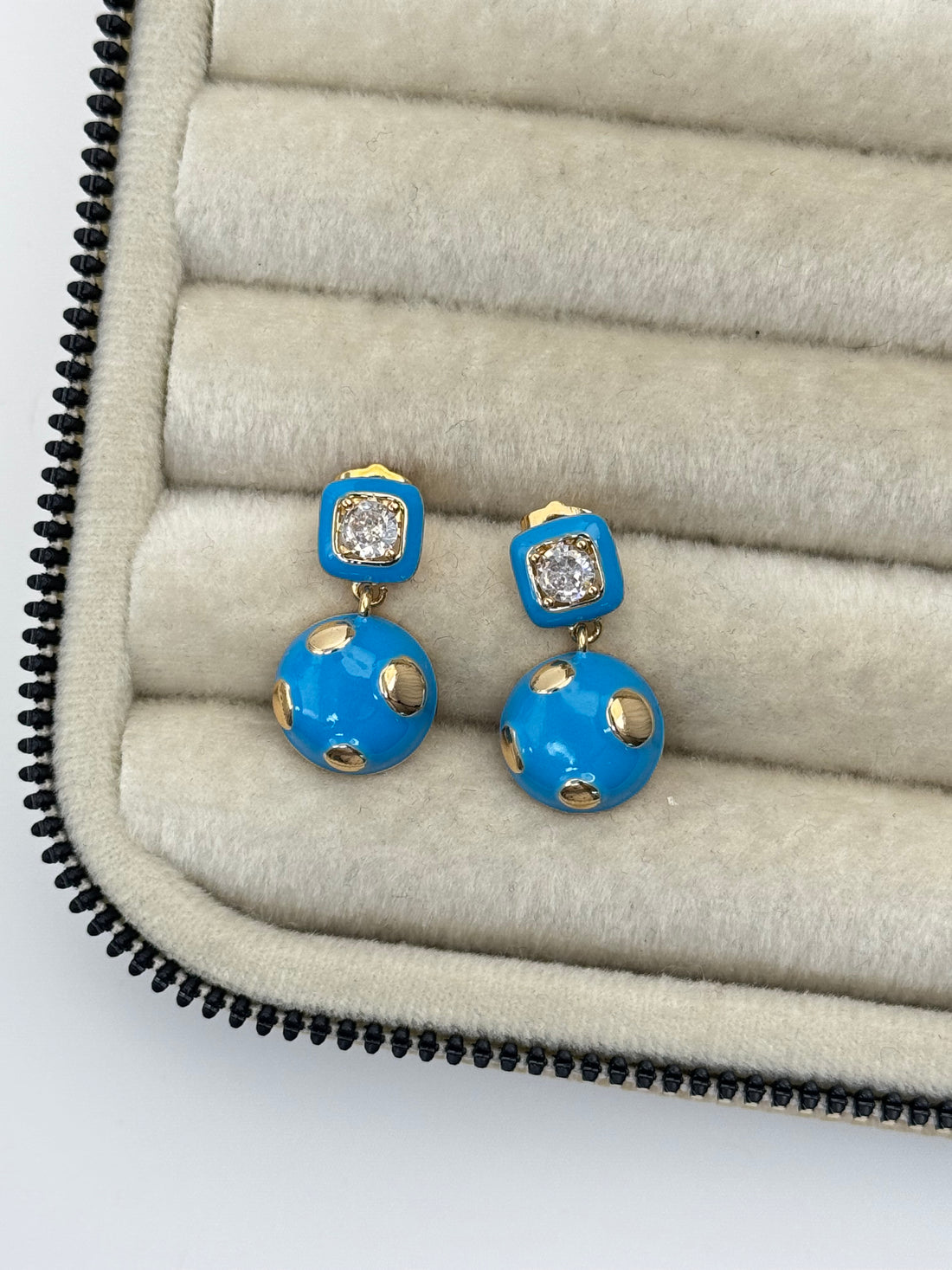 MAVİ MİNELİ KÜPE