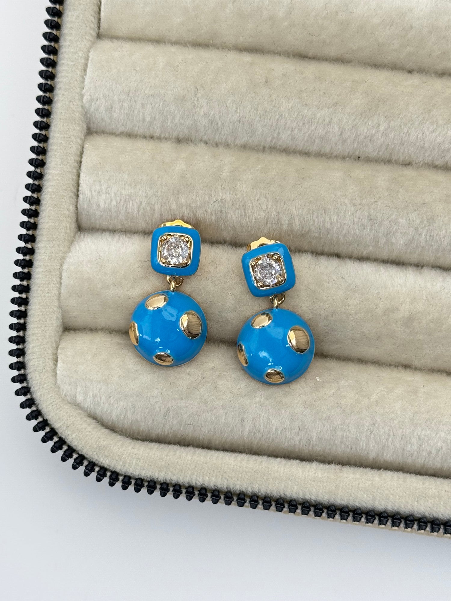 MAVİ MİNELİ KÜPE