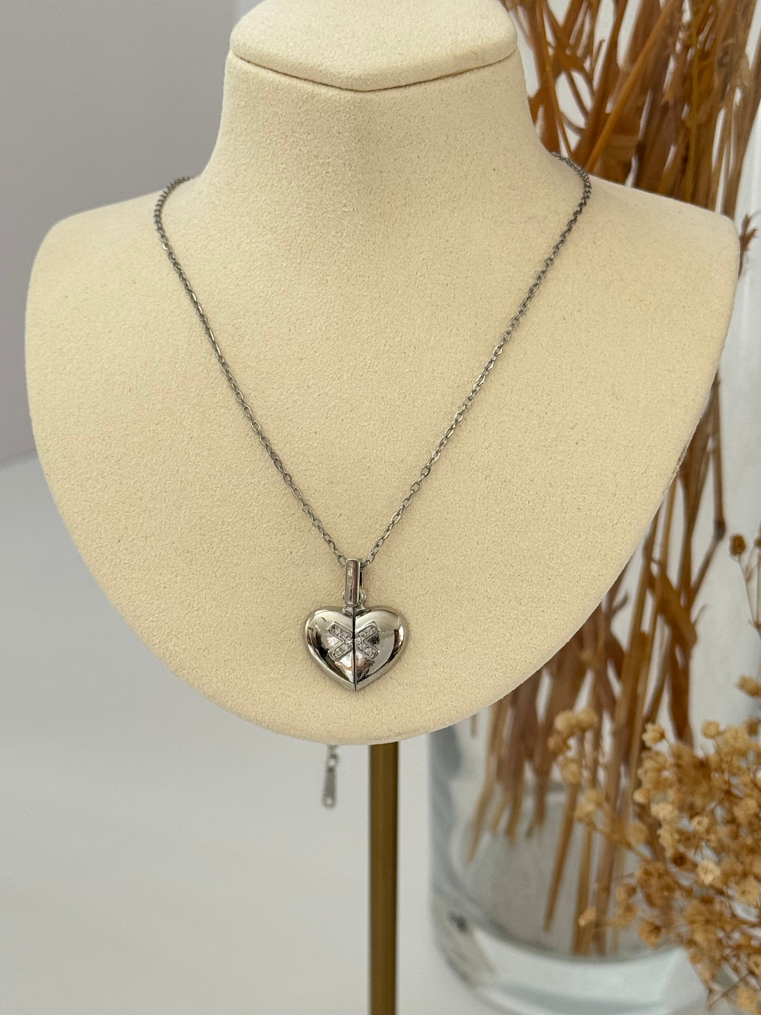 AÇILABİLİR KALP DETAYLI SİLVER ÇELİK KOLYE