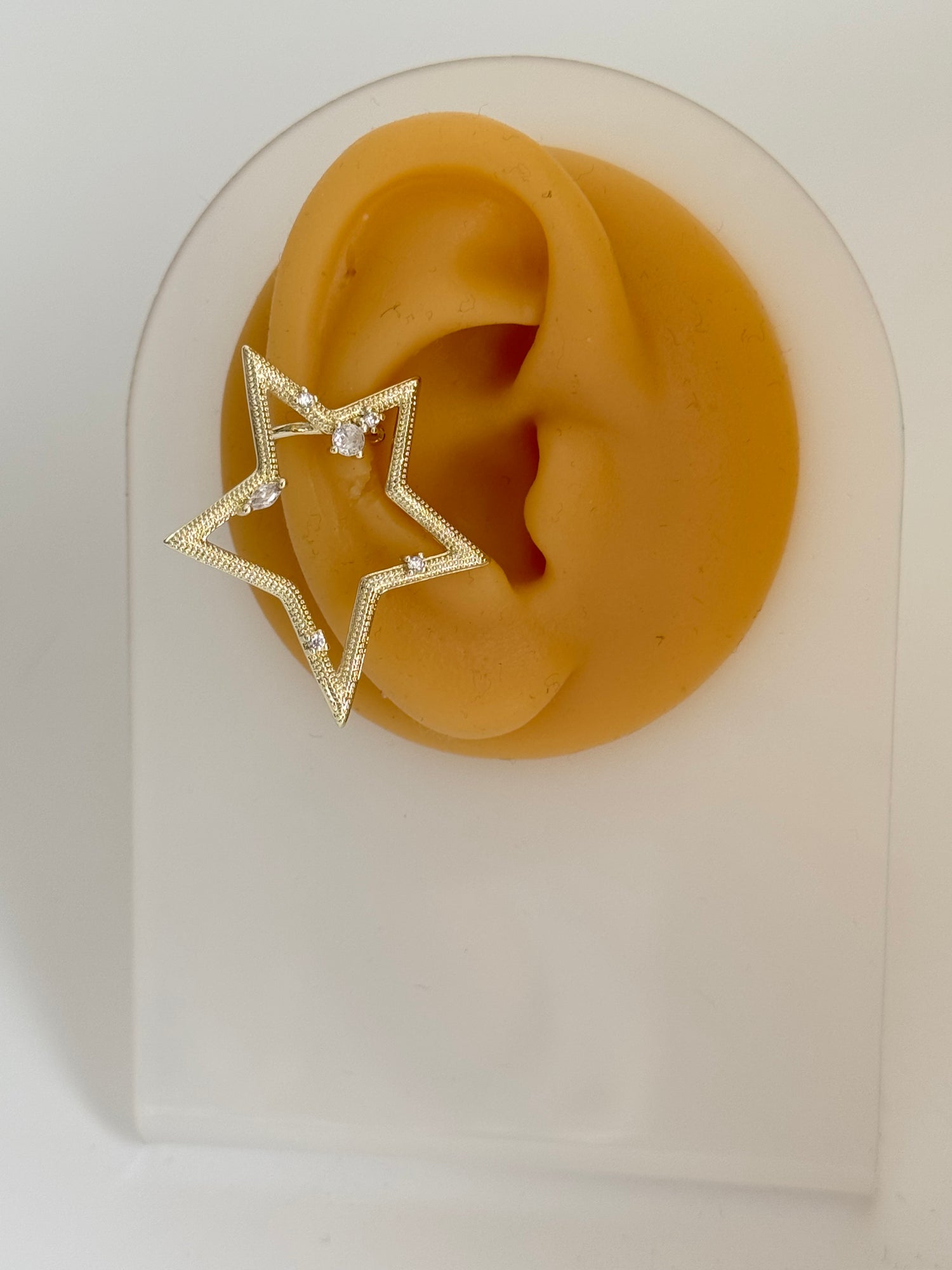 İTHAL YILDIZ DETAYLI KIKIRDAK KÜPE EARCUFF