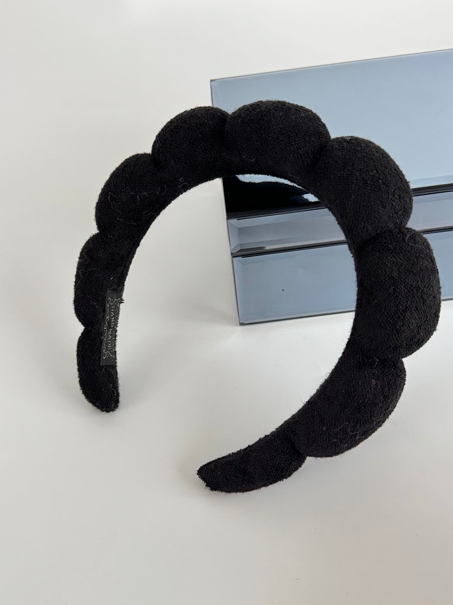 İTHAL SİYAH BURGULU HAVLU KUMAŞ TAÇ