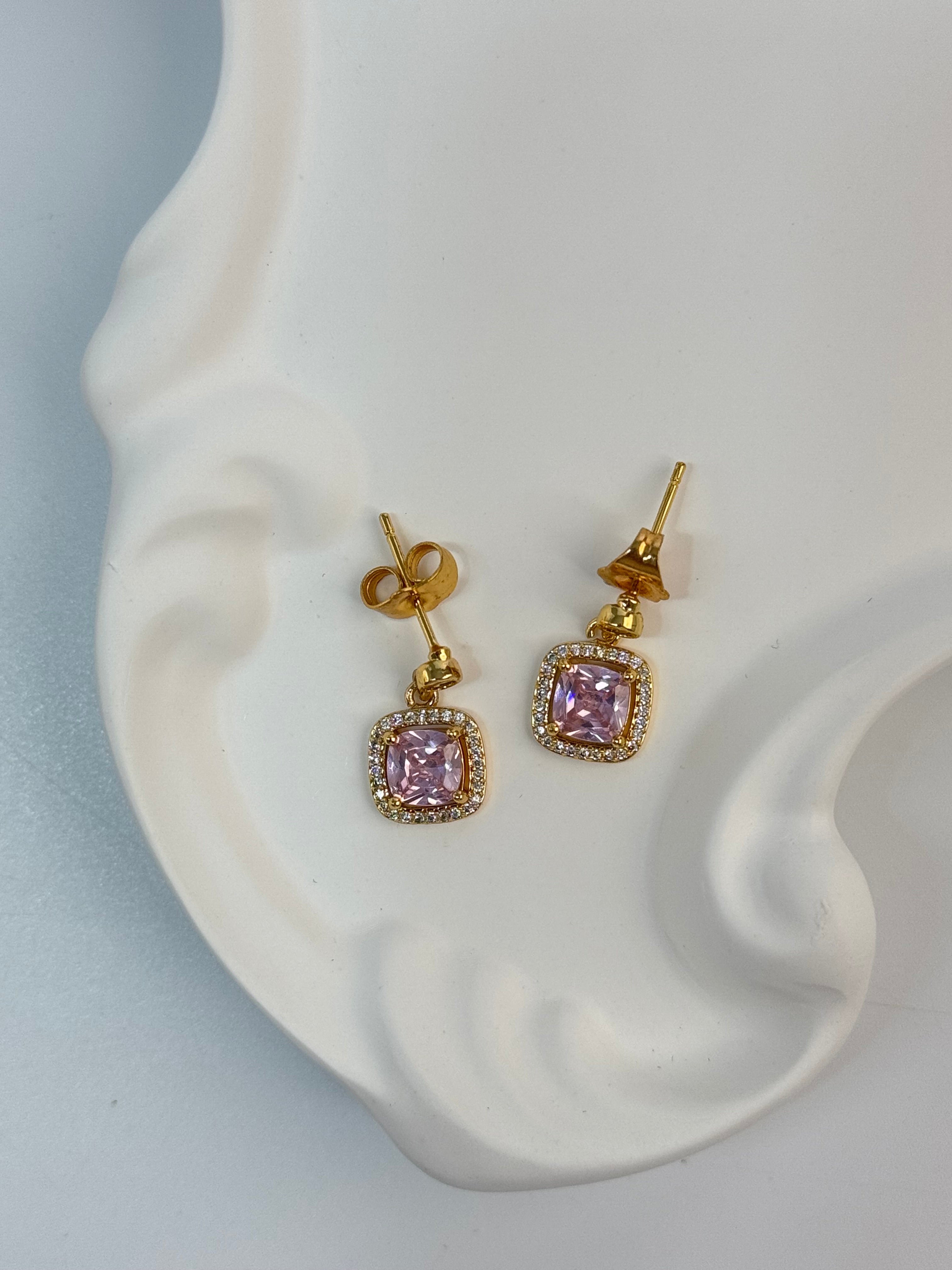 PEMBE TAŞLI GOLD BAGET KÜPE