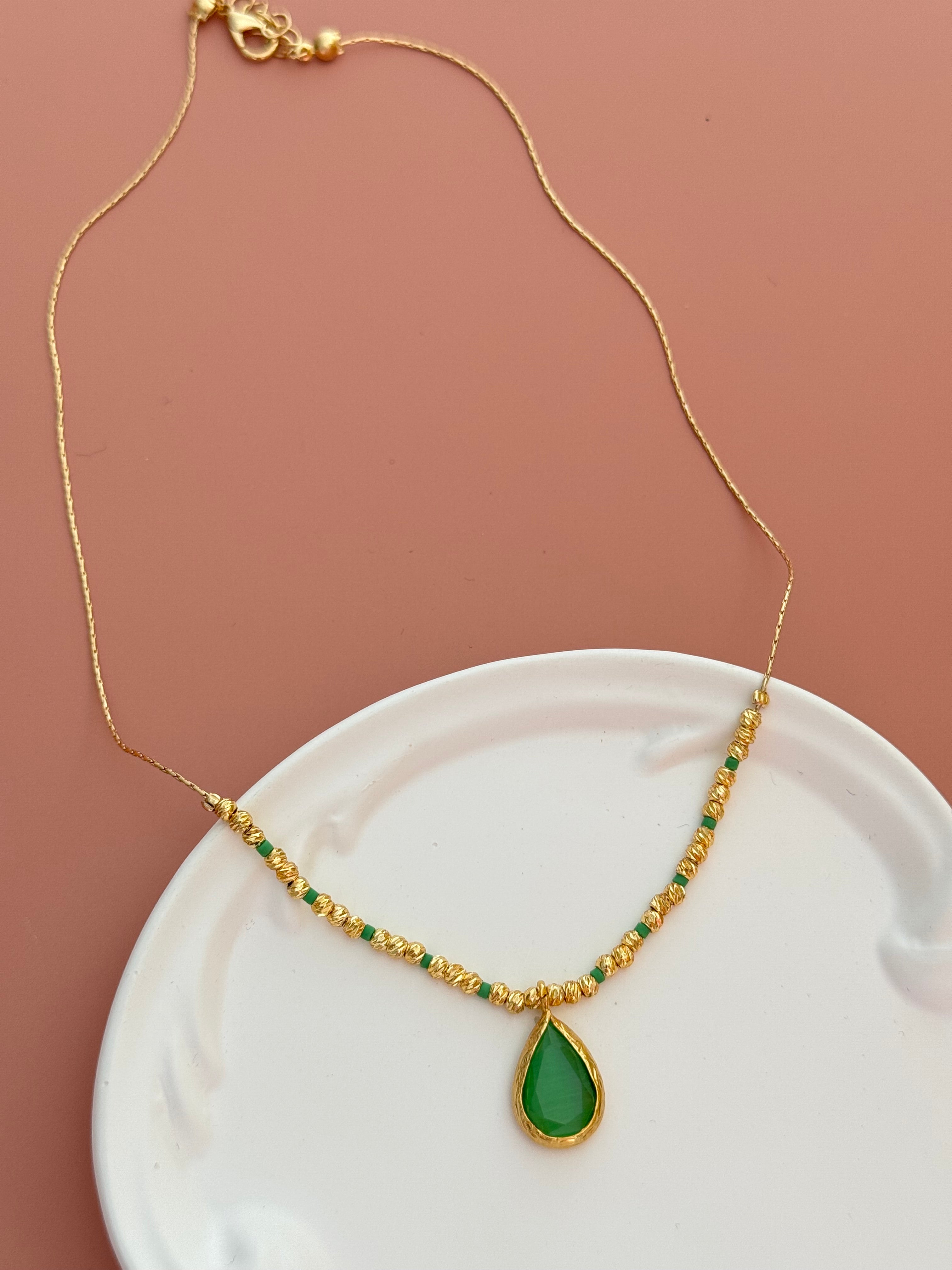 ARYAN YEŞİL TAŞLI ALTIN KAPLAMA DORİKA KOLYE