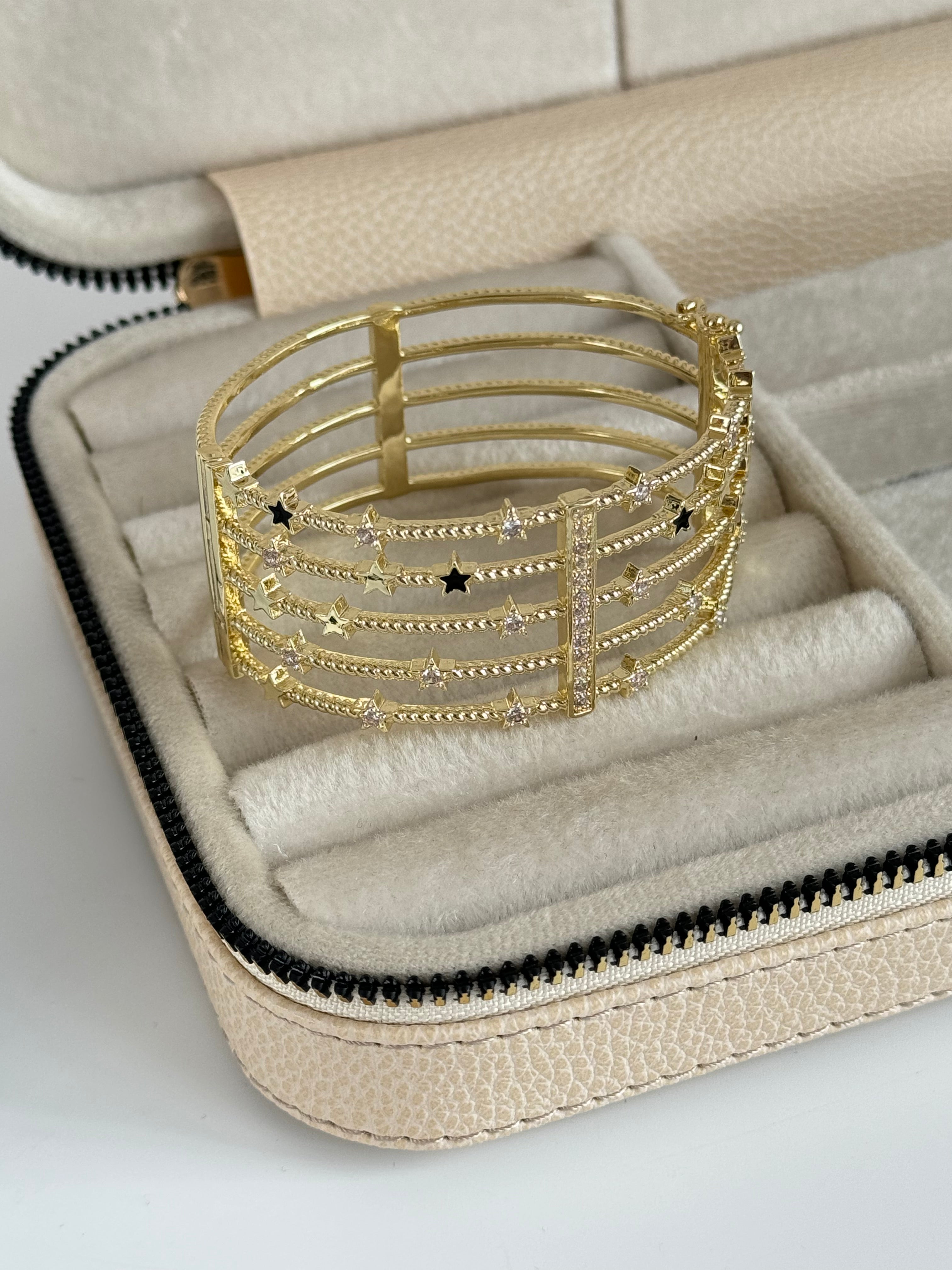 İTHALYILDIZ DETAYLI GOLD KELEPÇE BİLEZİK BİLEKLİK