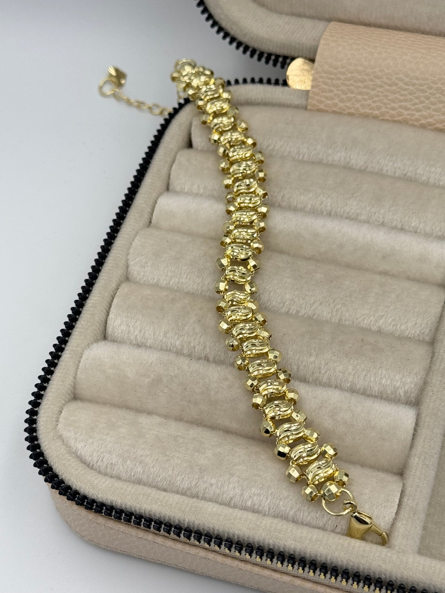 İTHAL DORİKA DETAYLI GOLD BİLEKLİK