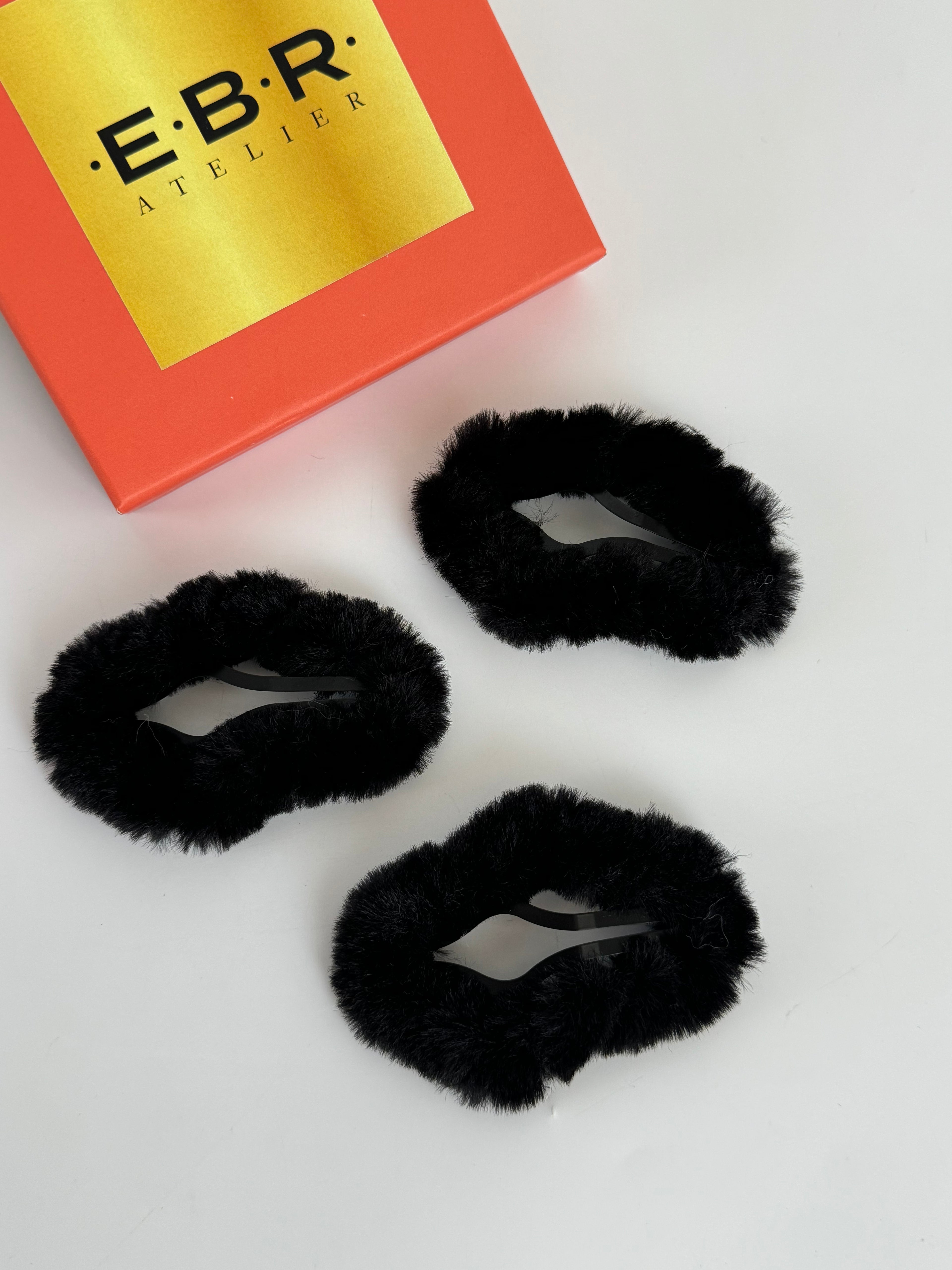 İTHAL PELUŞ SİYAH ÇITÇITLI TOKA(1 adet içindir)