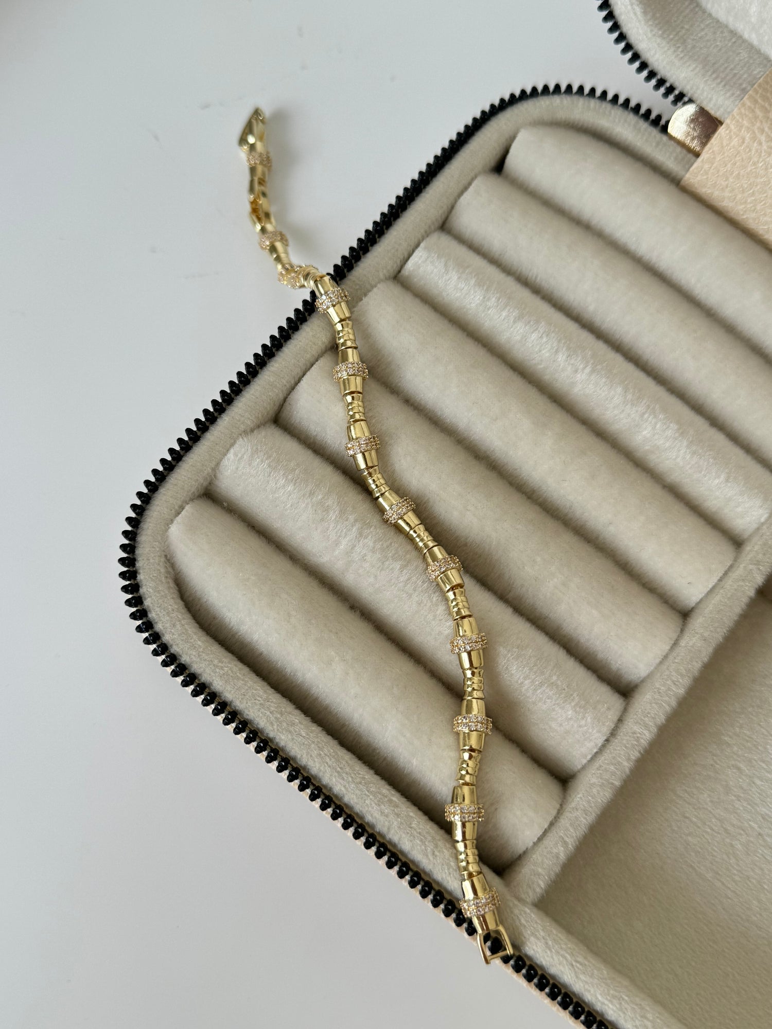 İTHAL TAŞLI GOLD BİLEKLİK