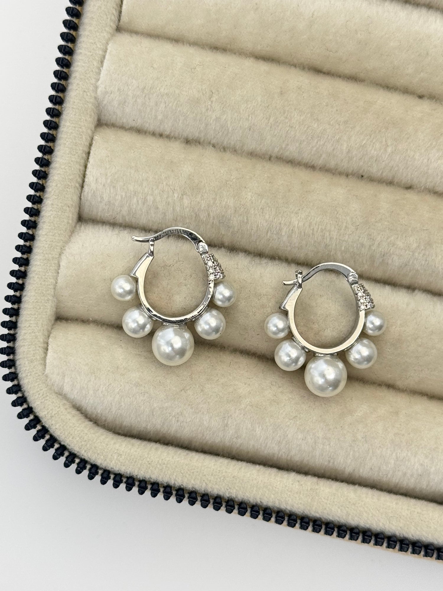 İTHAL İNCİ DETAYLI SİLVER HALKA KÜPE