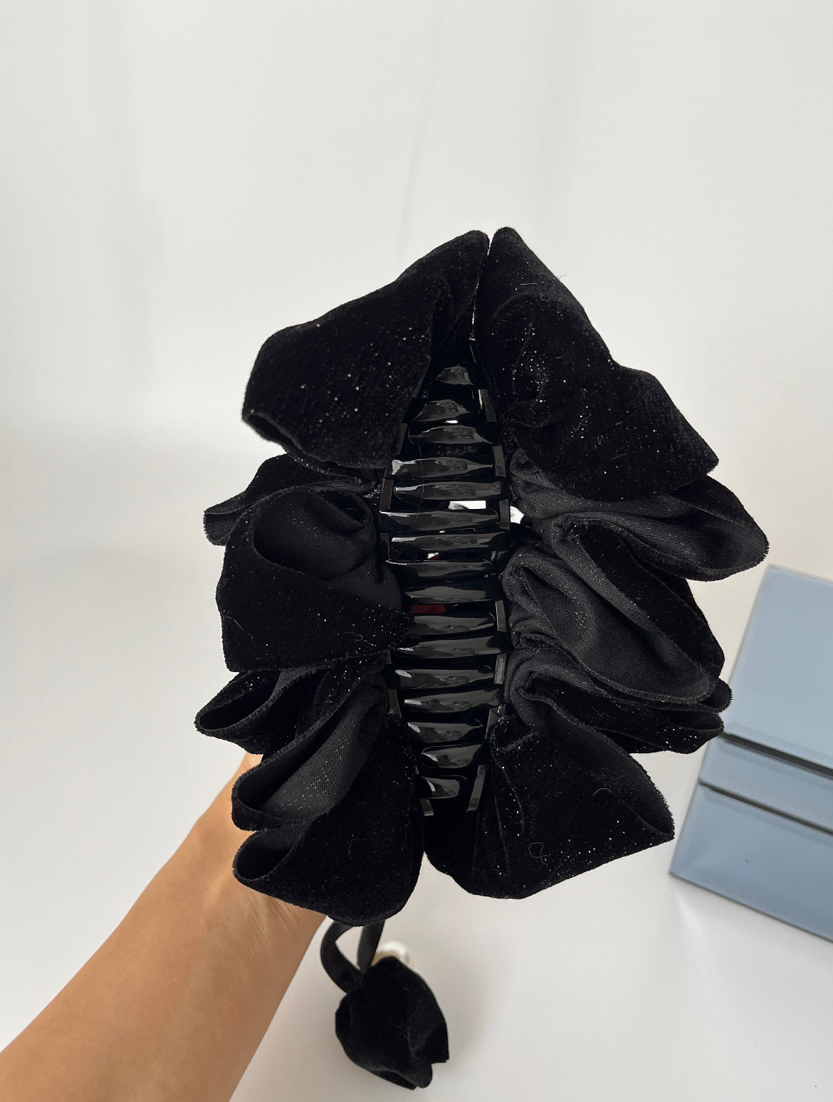 İTHAL SİYAH KADİFE MANDAL TOKA